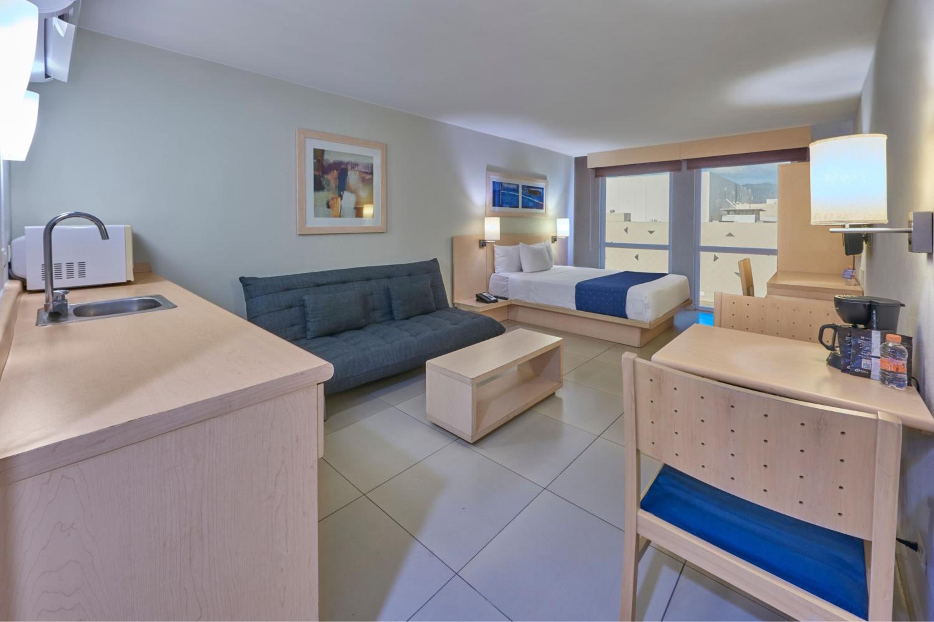 Queen Suite with Sofa Bed - Photo 5