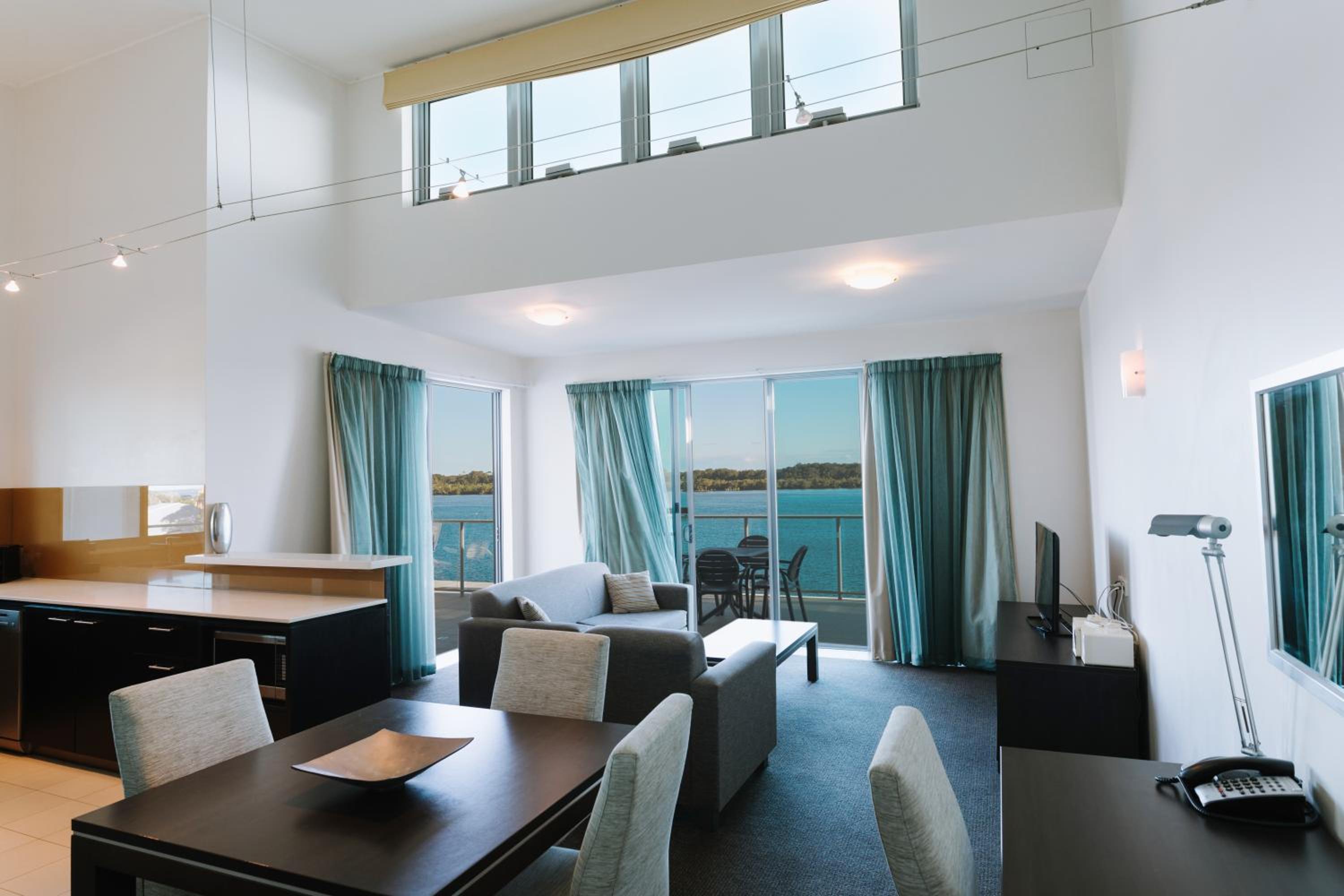 Executive Suite - Photo 1