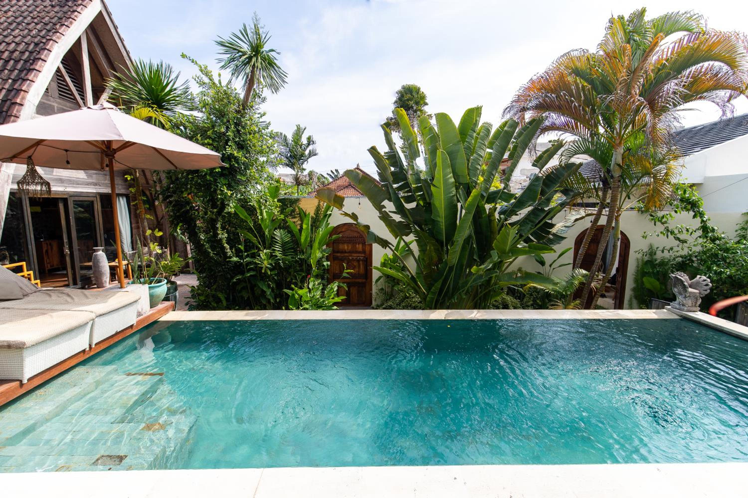 Double Room with Pool View - Photo 26