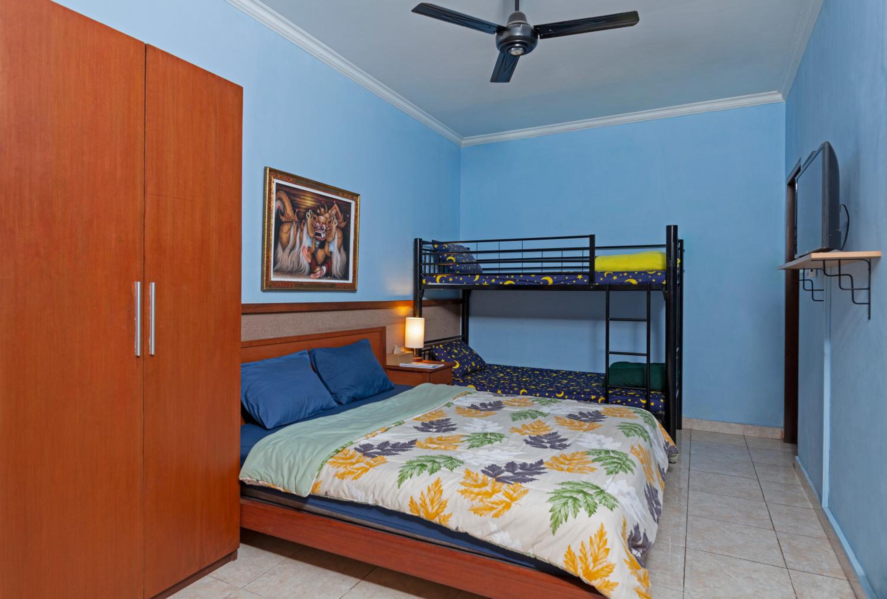 Family Room - Photo 1