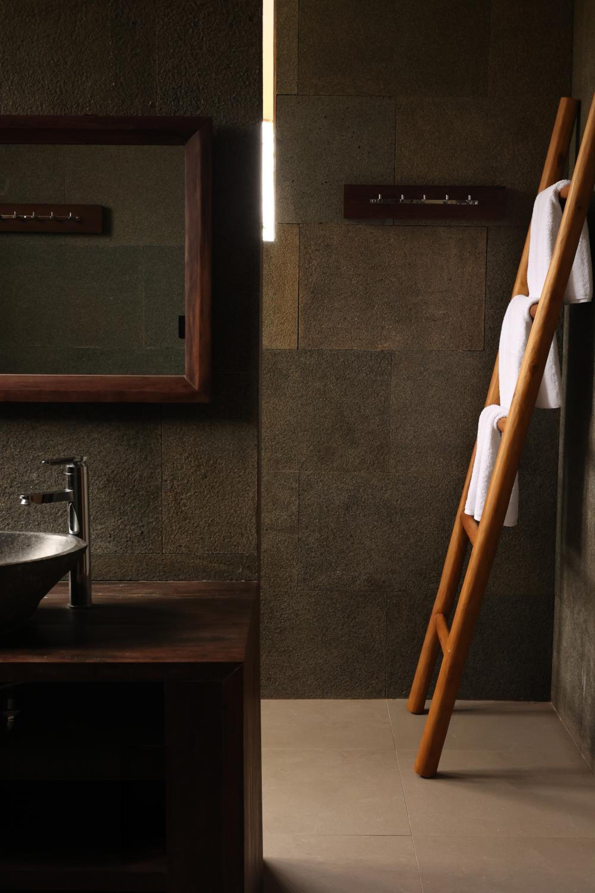 Superior Twin Mountain Suite - Photo 16