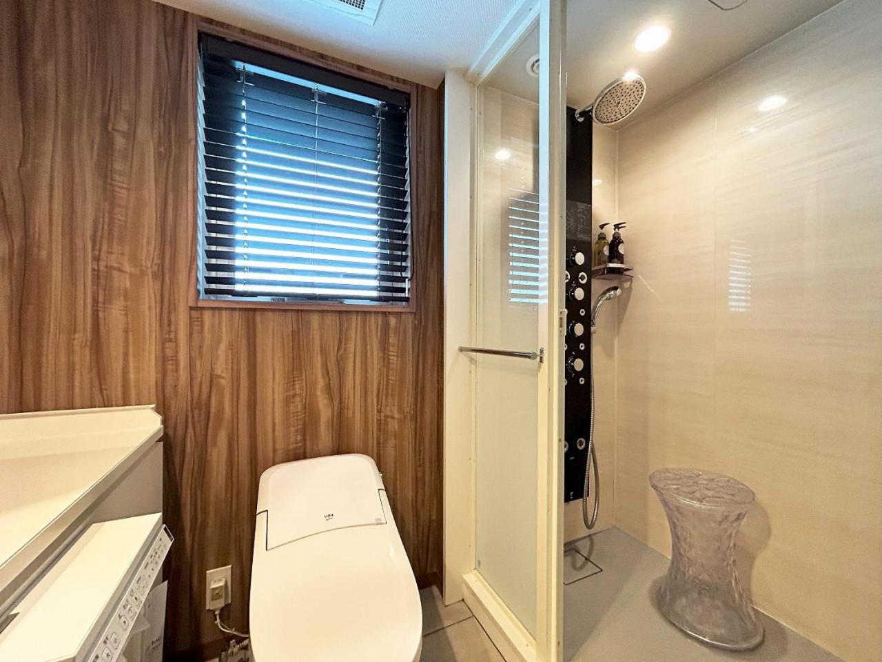 Single Room with Shower - Non-Smoking photo 3