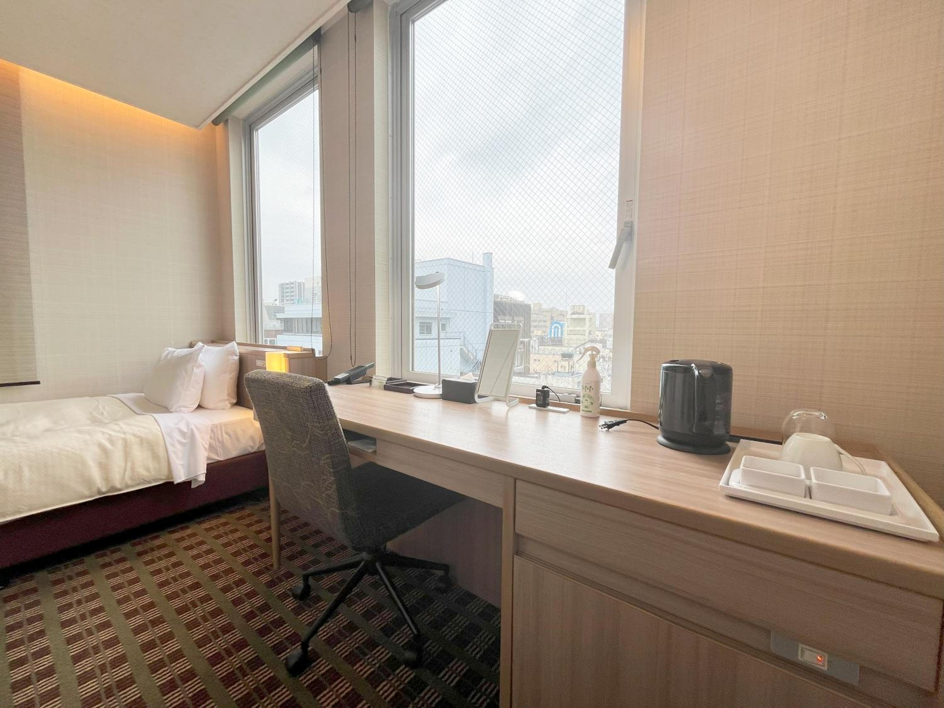 Economy Single Room - Non-Smoking photo 3