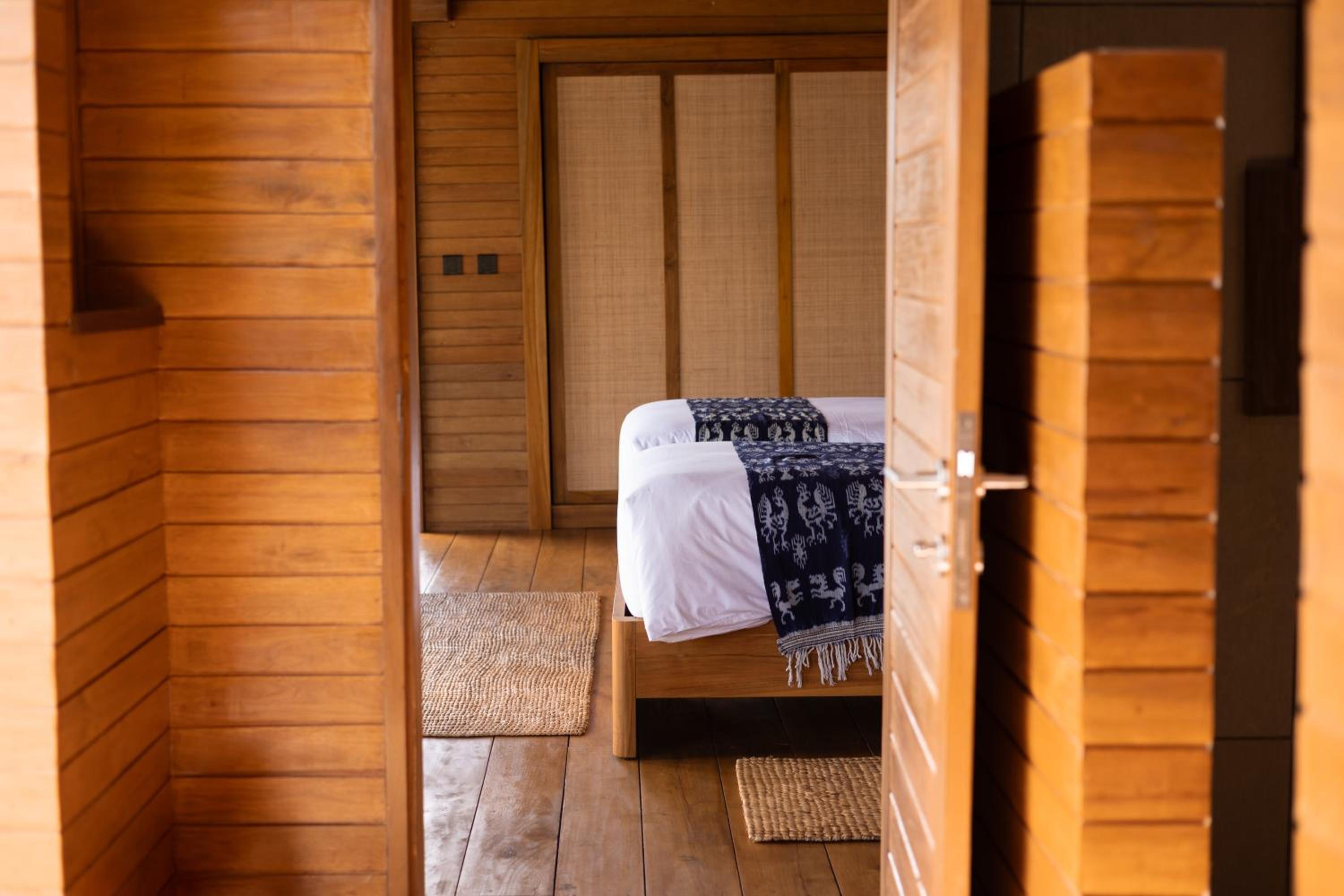 Deluxe Twin Sea Suite - Photo 13
