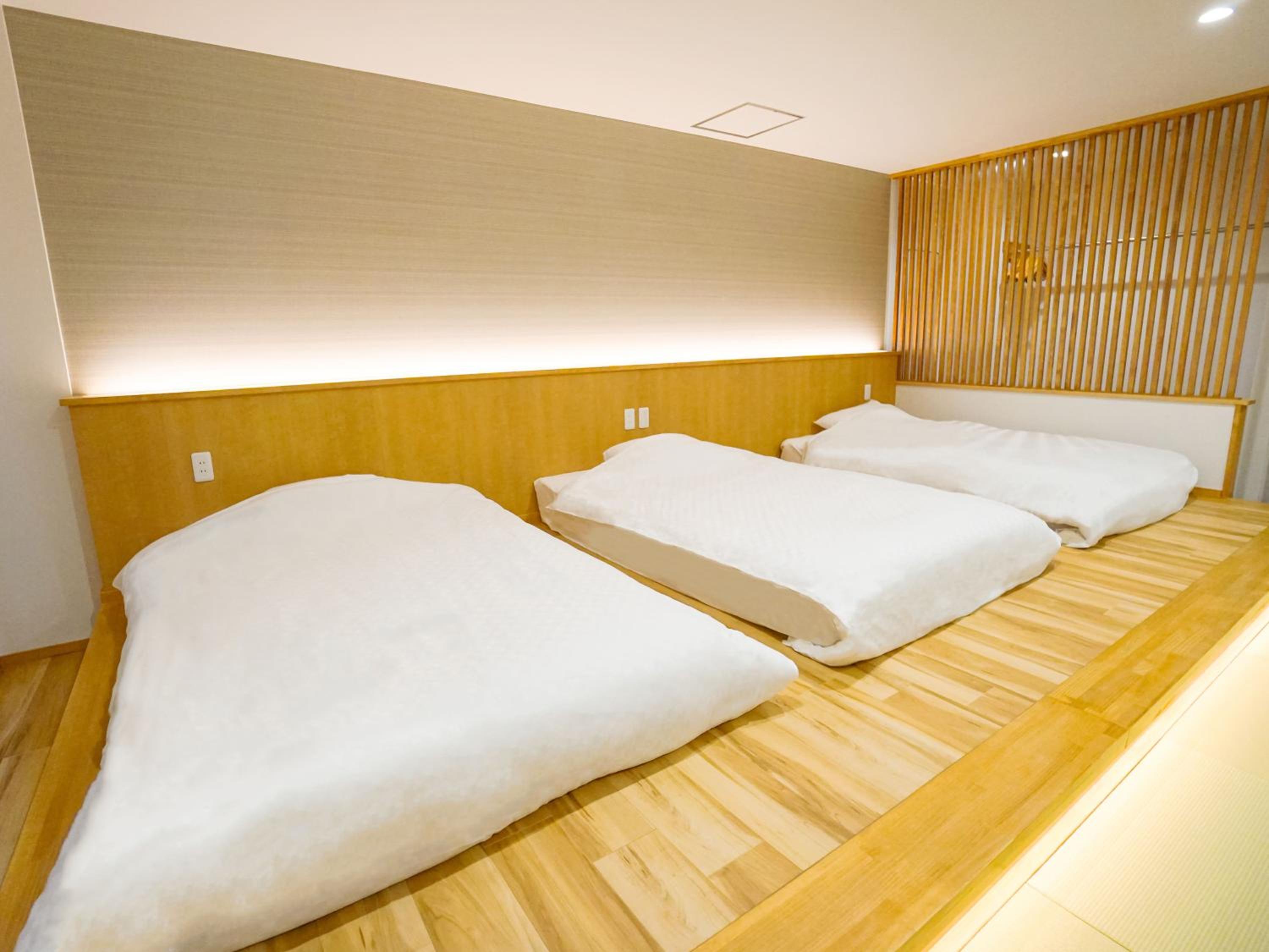 Japanese-Style Room with Tatami Area and Shared Bathroom photo 3