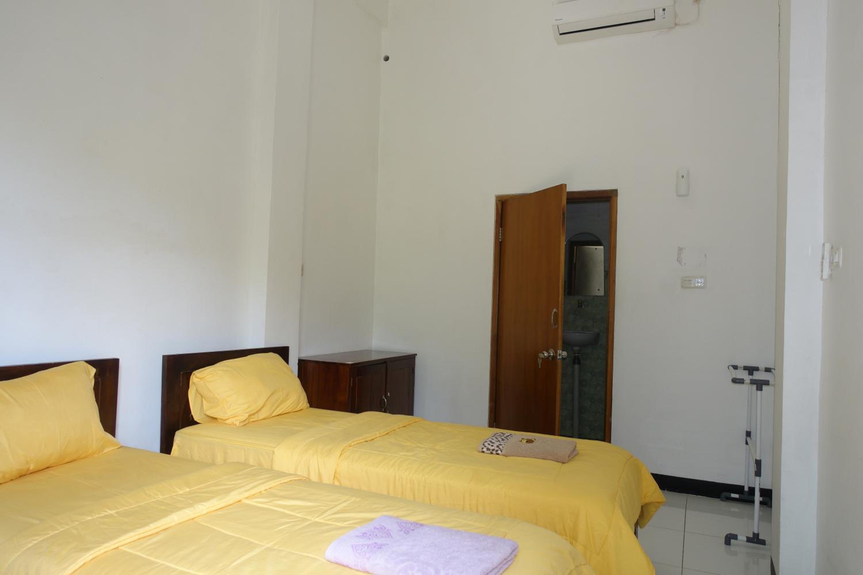 Deluxe Twin with AC (Without TV) photo 1