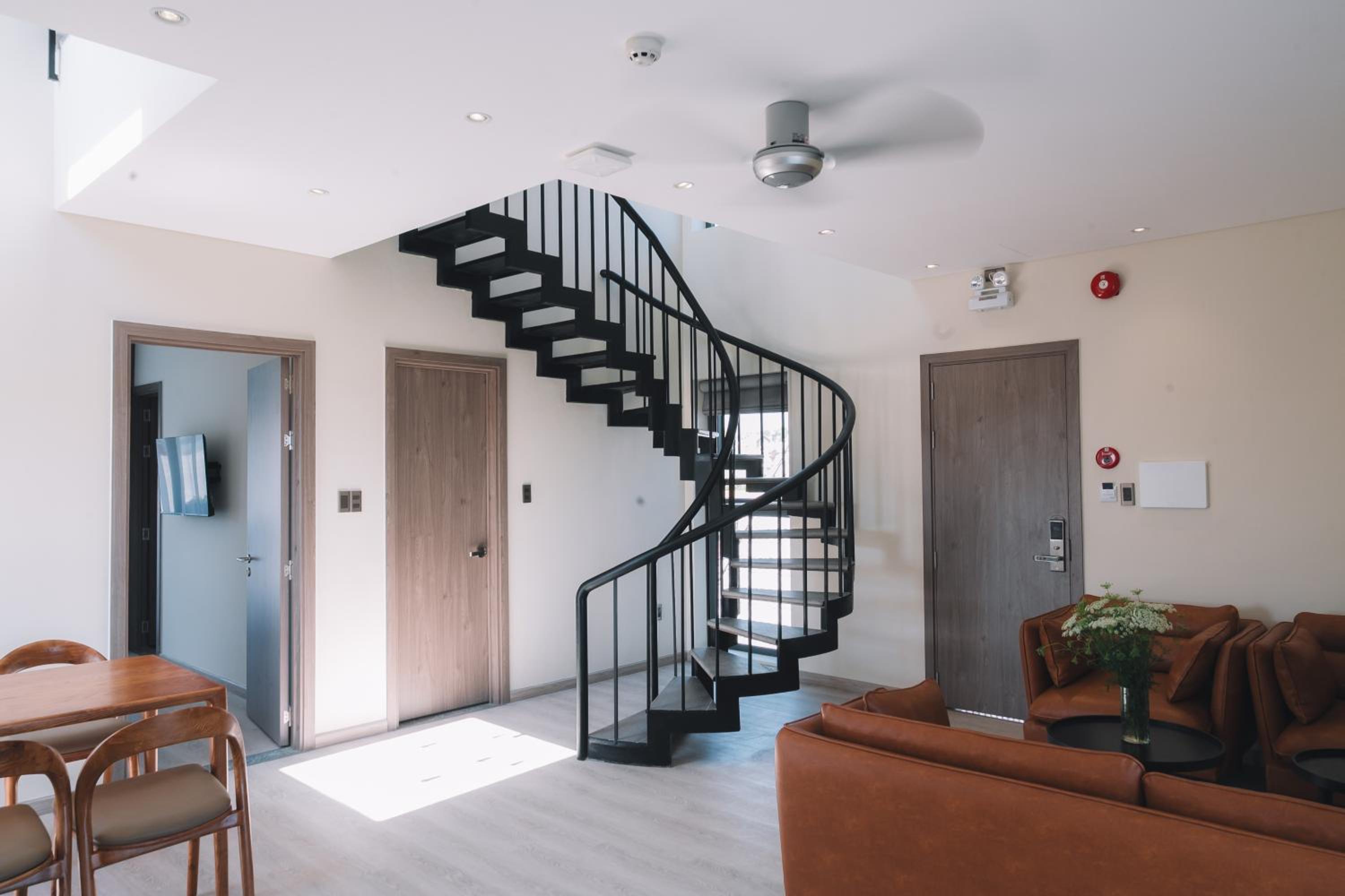 Three-Bedroom Apartment - Photo 15