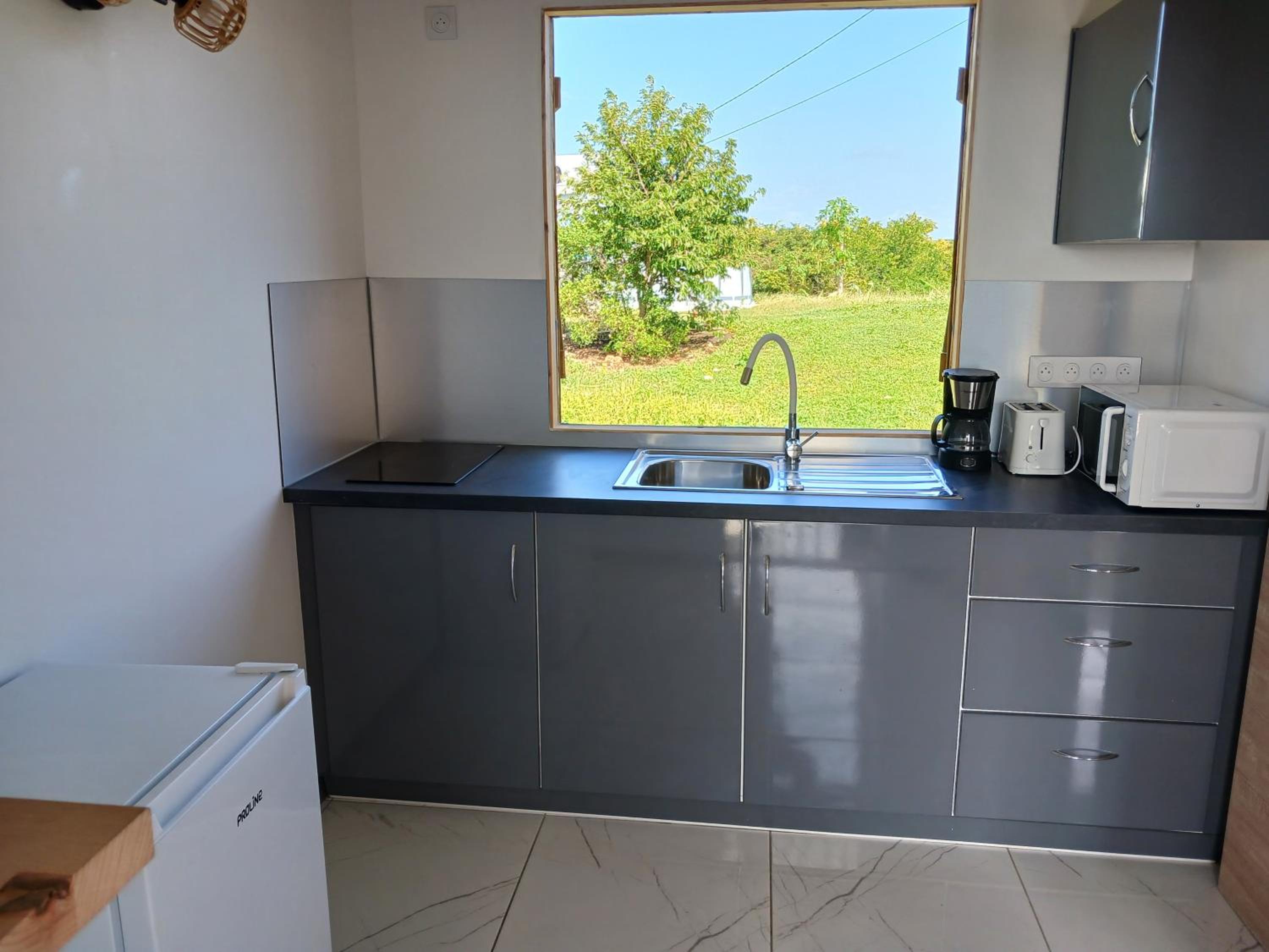 One-Bedroom House photo 2