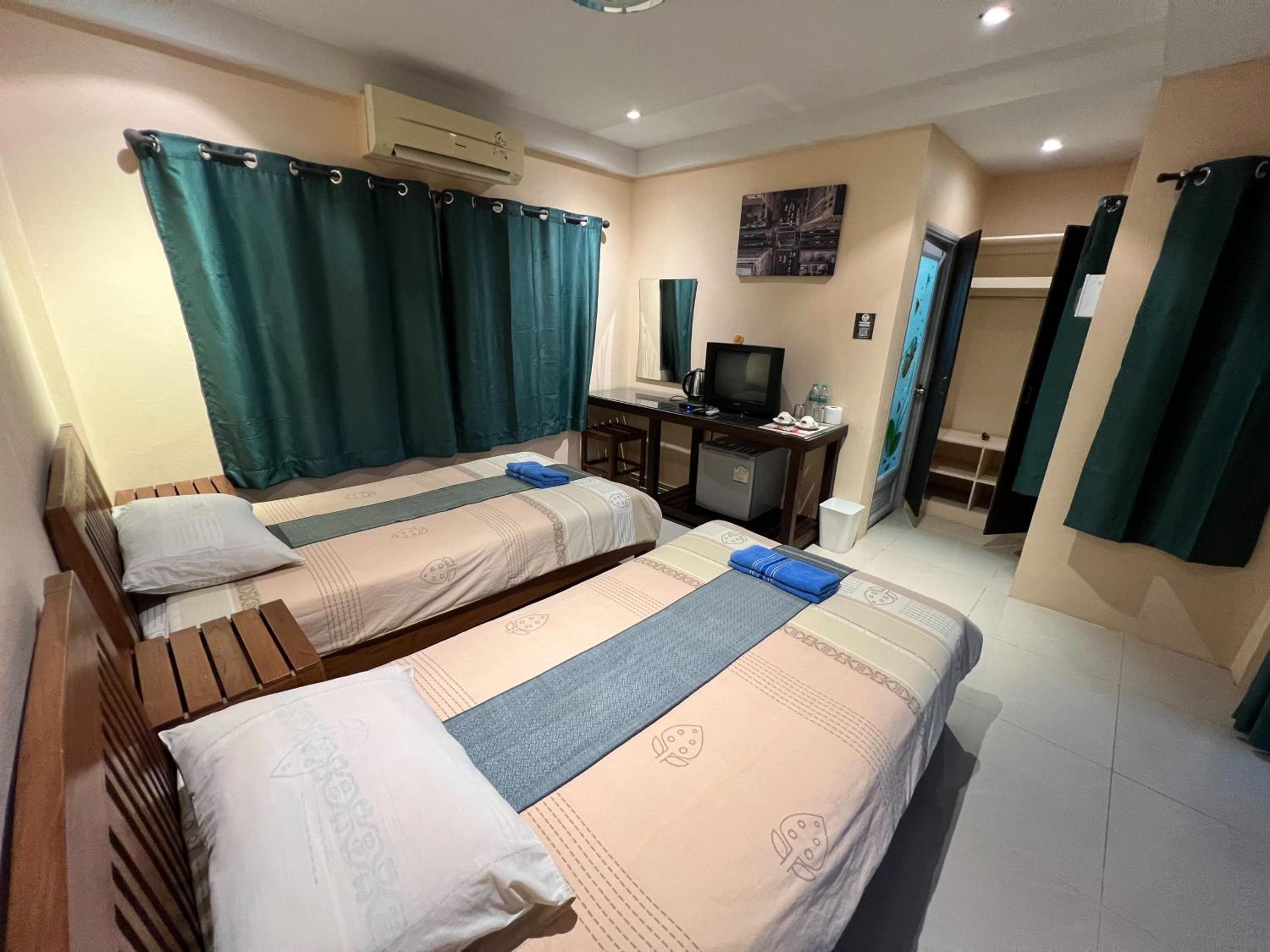 Quadruple Room With Balcony photo 2