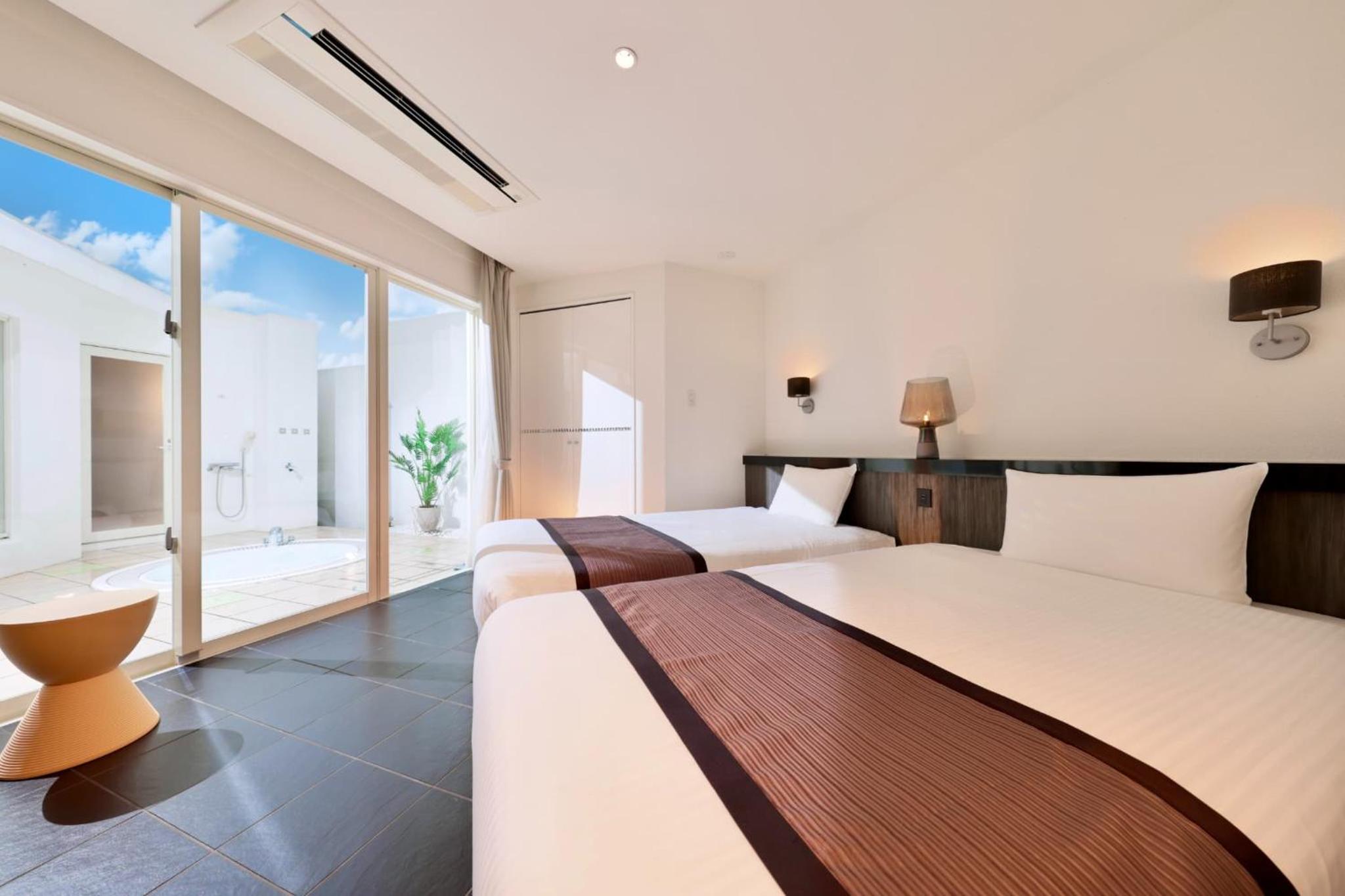 Villa with Garden and Open-Air Spa Bath  photo 1
