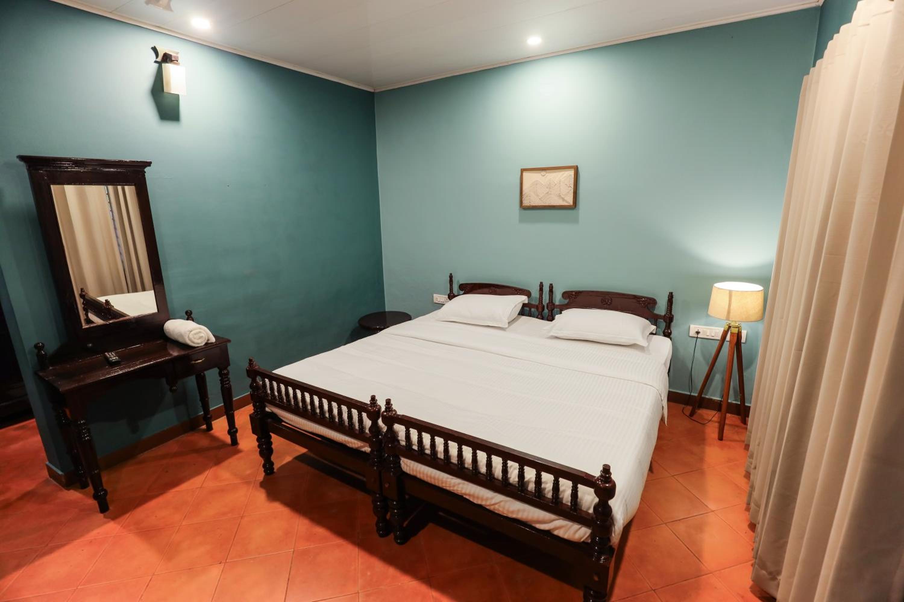 King Room with Balcony photo 1