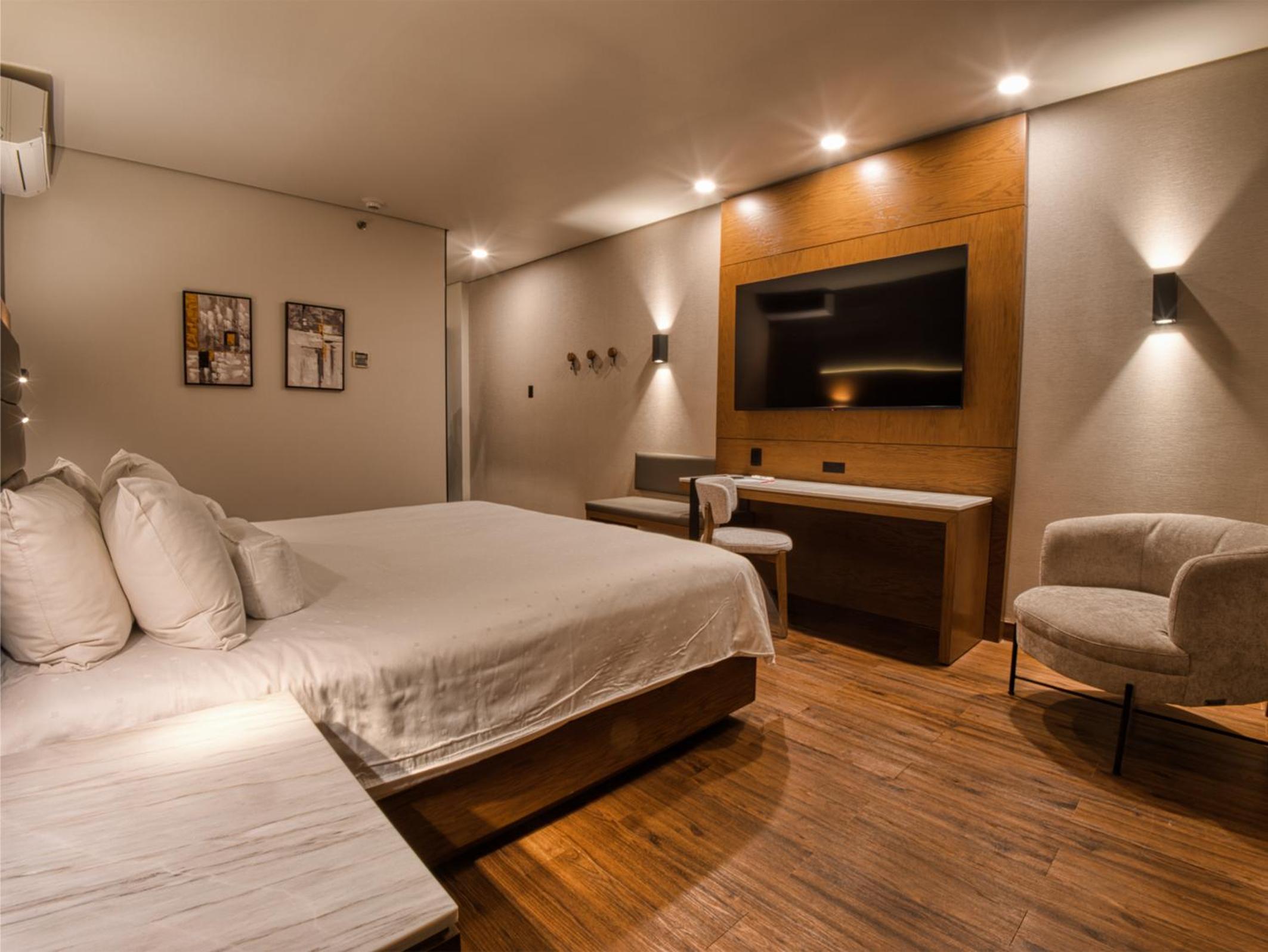 Superior King Room - Photo 1