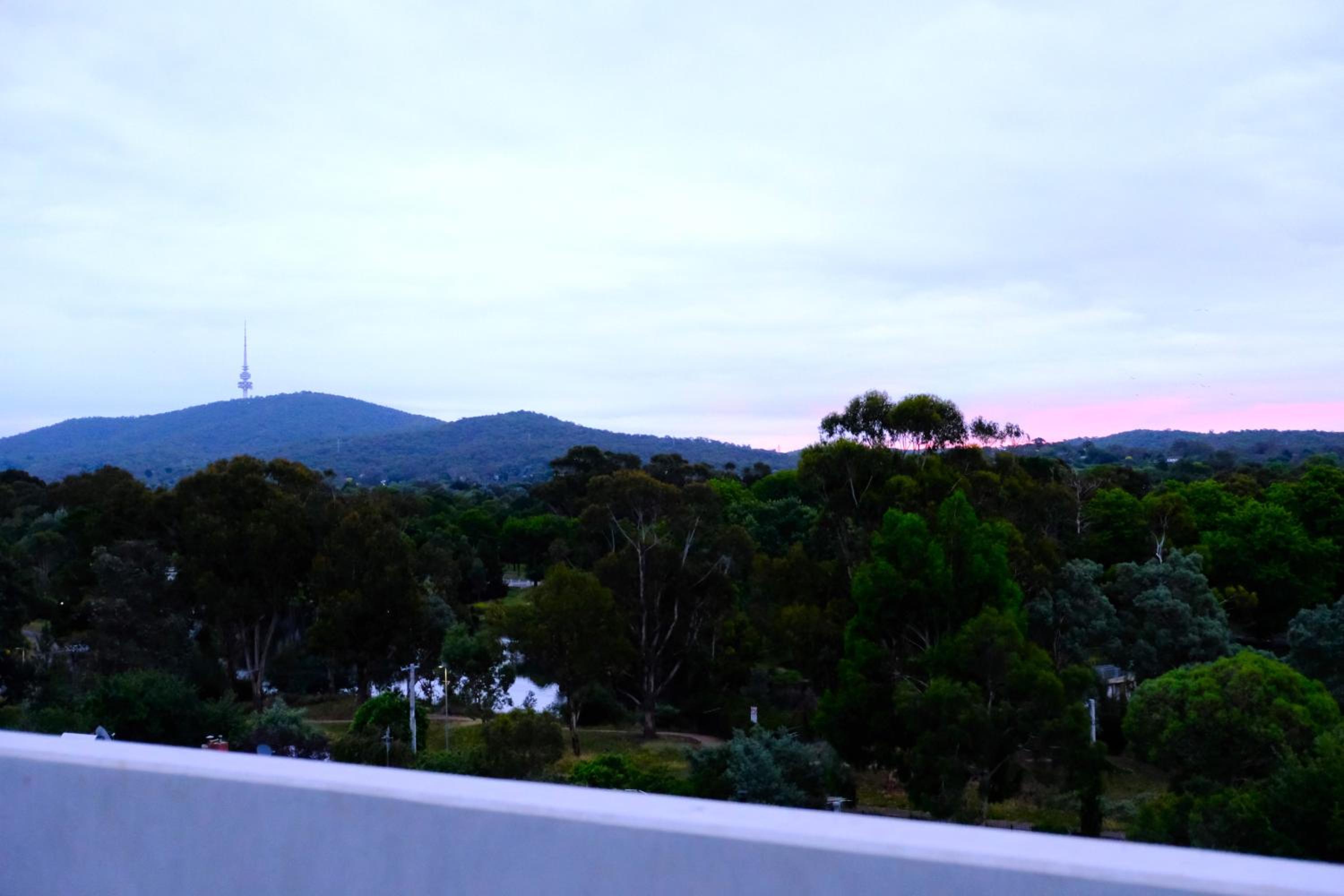 Apartment With Mountain View photo 2
