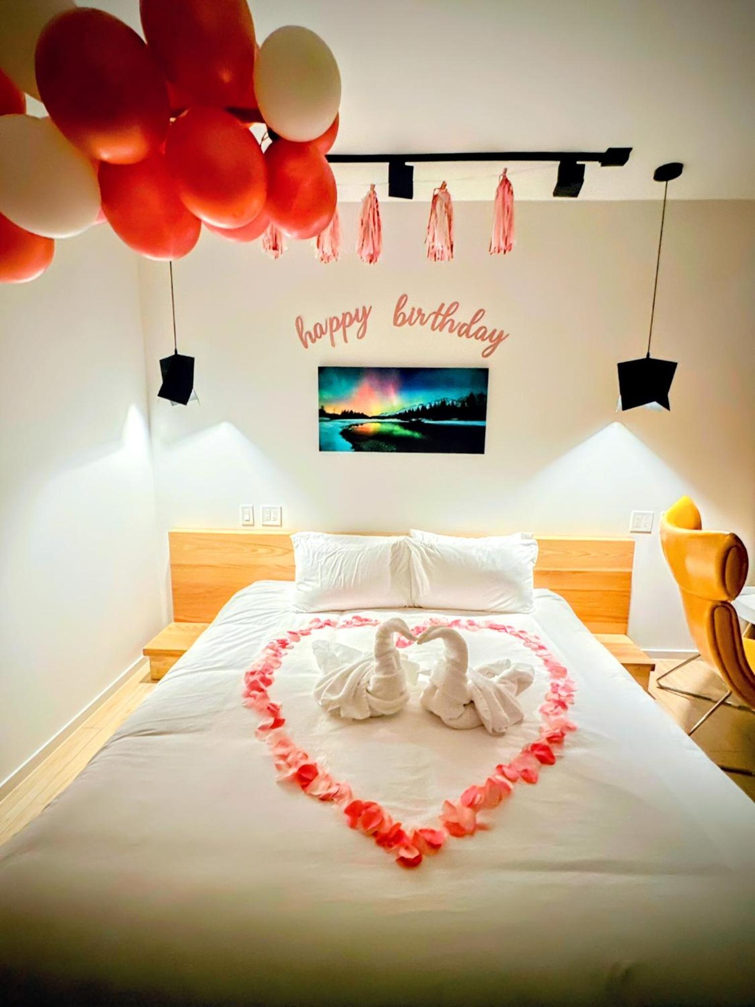 Deluxe King Room photo 1