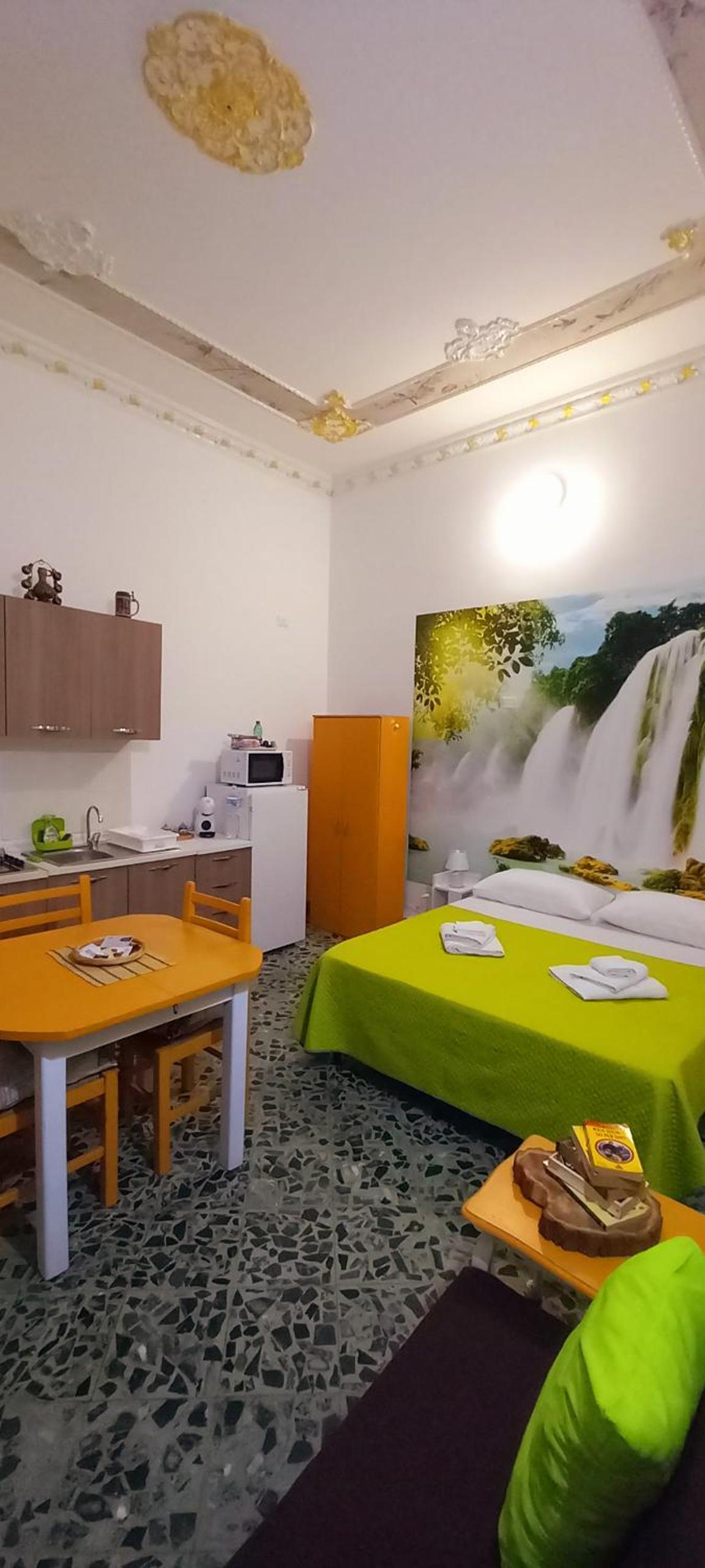Large Double Room photo 1