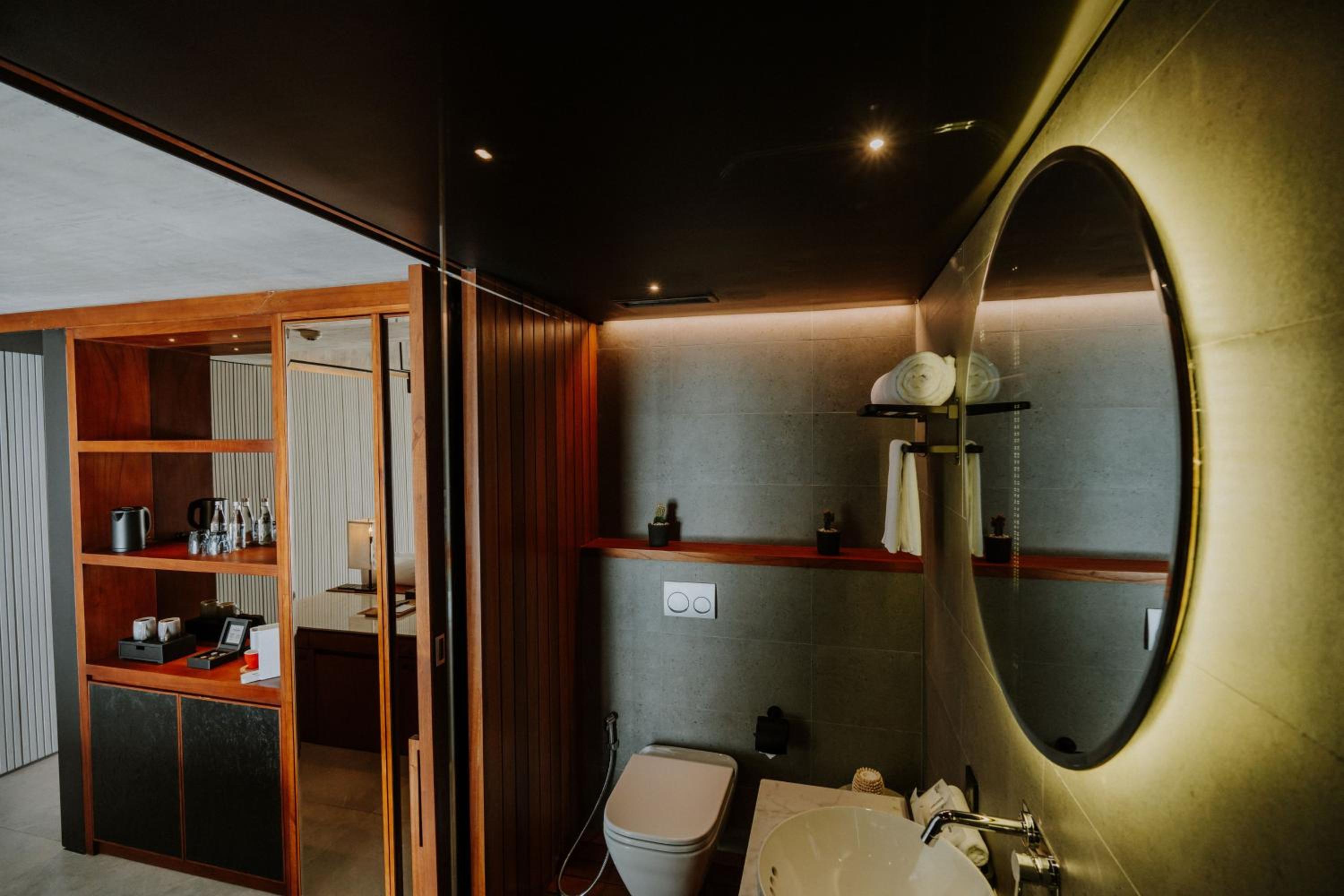 Premier Suite King photo 2