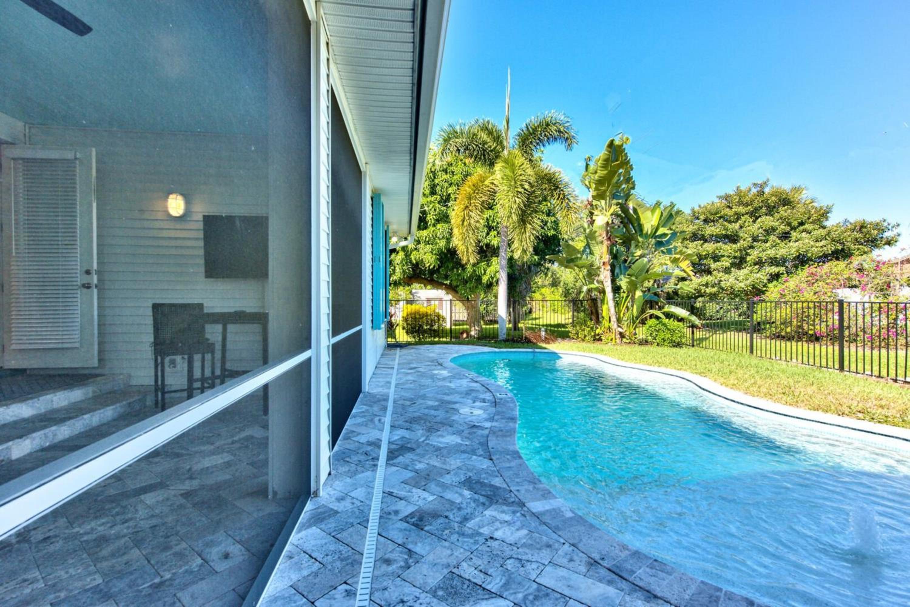 Four-Bedroom House photo 2