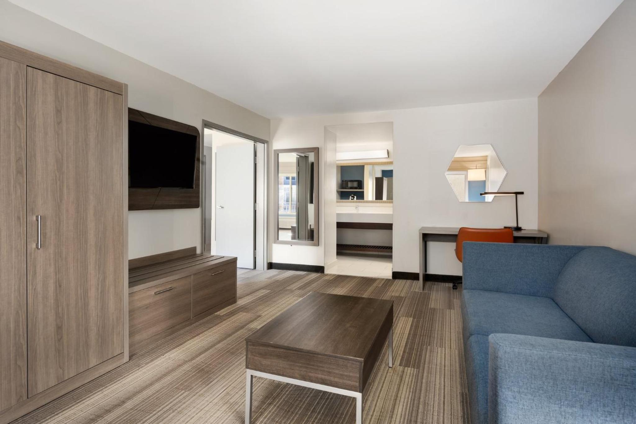 One-Bedroom Suite - Non-Smoking