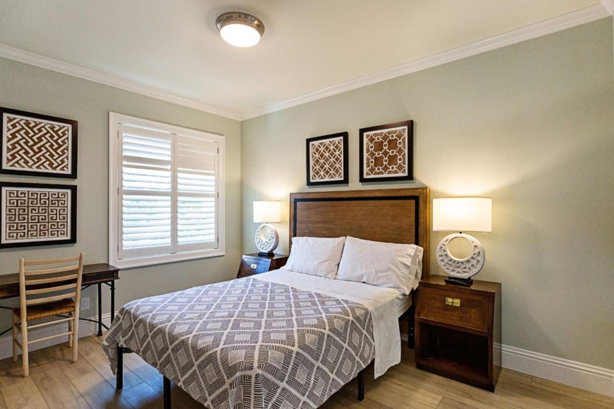 Three-Bedroom House - Photo 26
