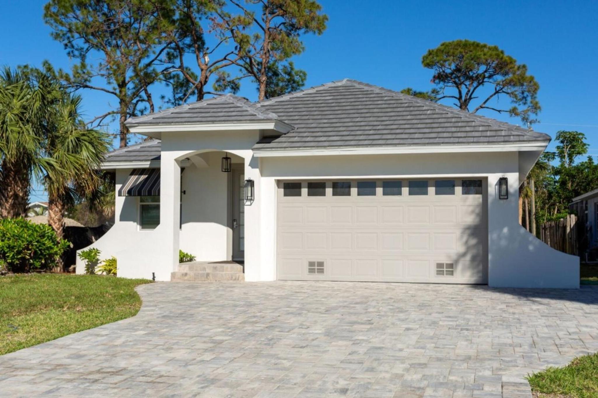 Three-Bedroom House - Photo 24