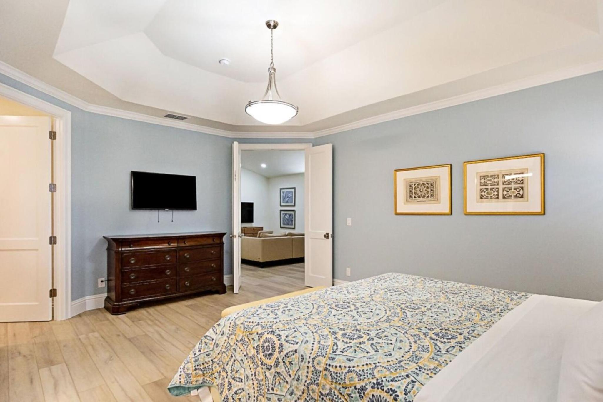 Three-Bedroom House - Photo 14
