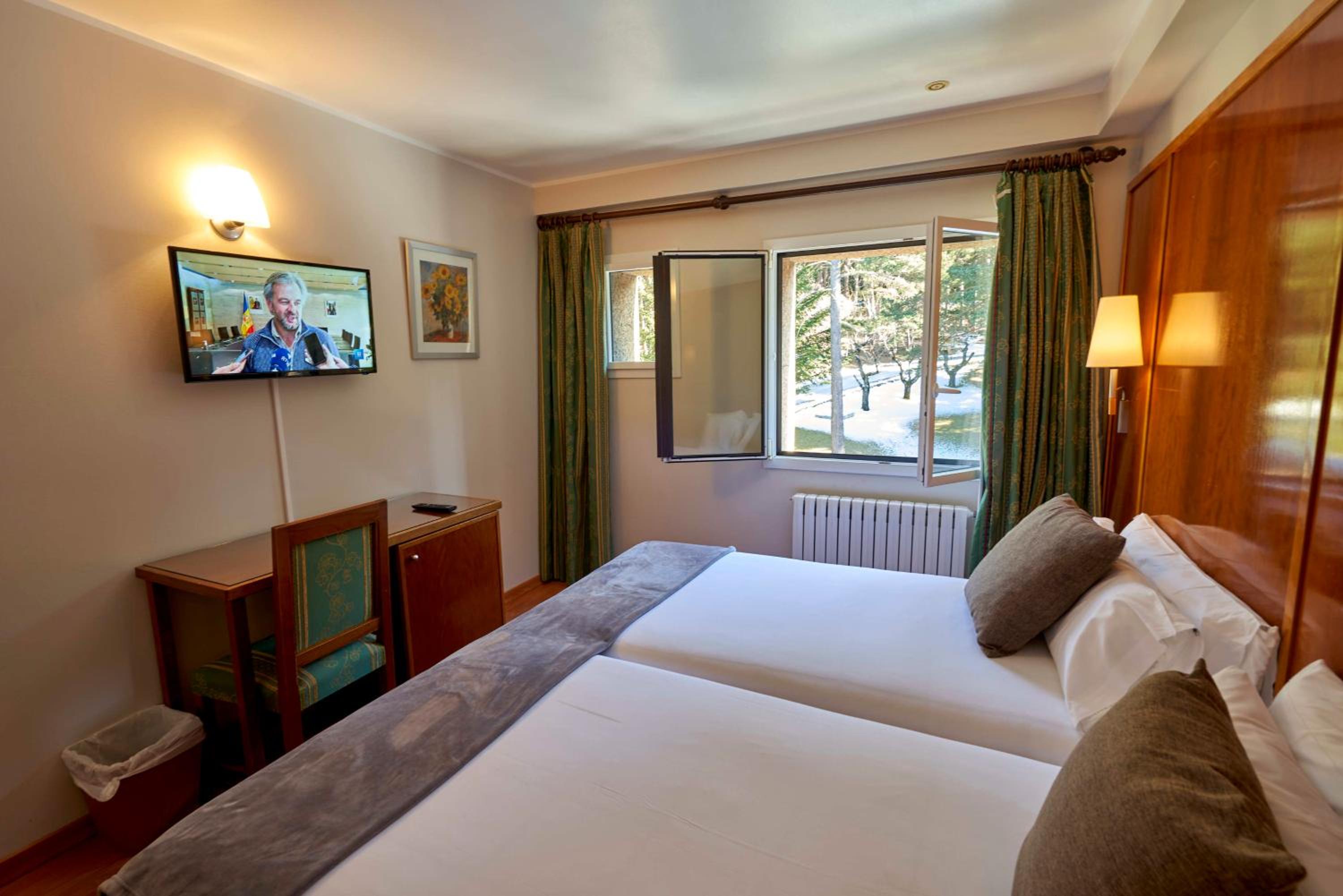 Standard Double or Twin Room photo 2