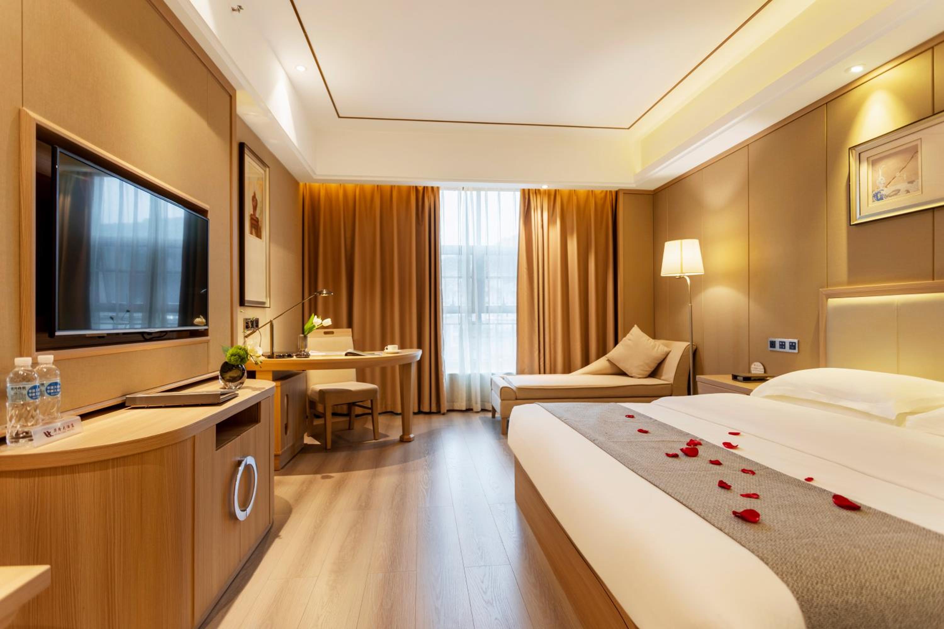 Deluxe Queen Room photo 1