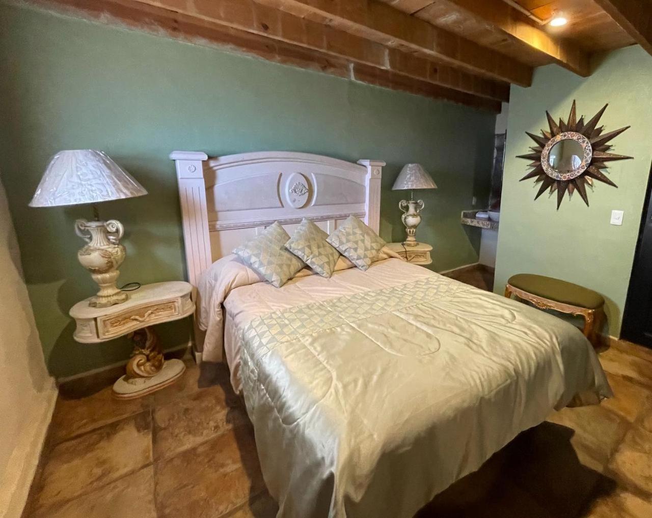 Double Room - Photo 3
