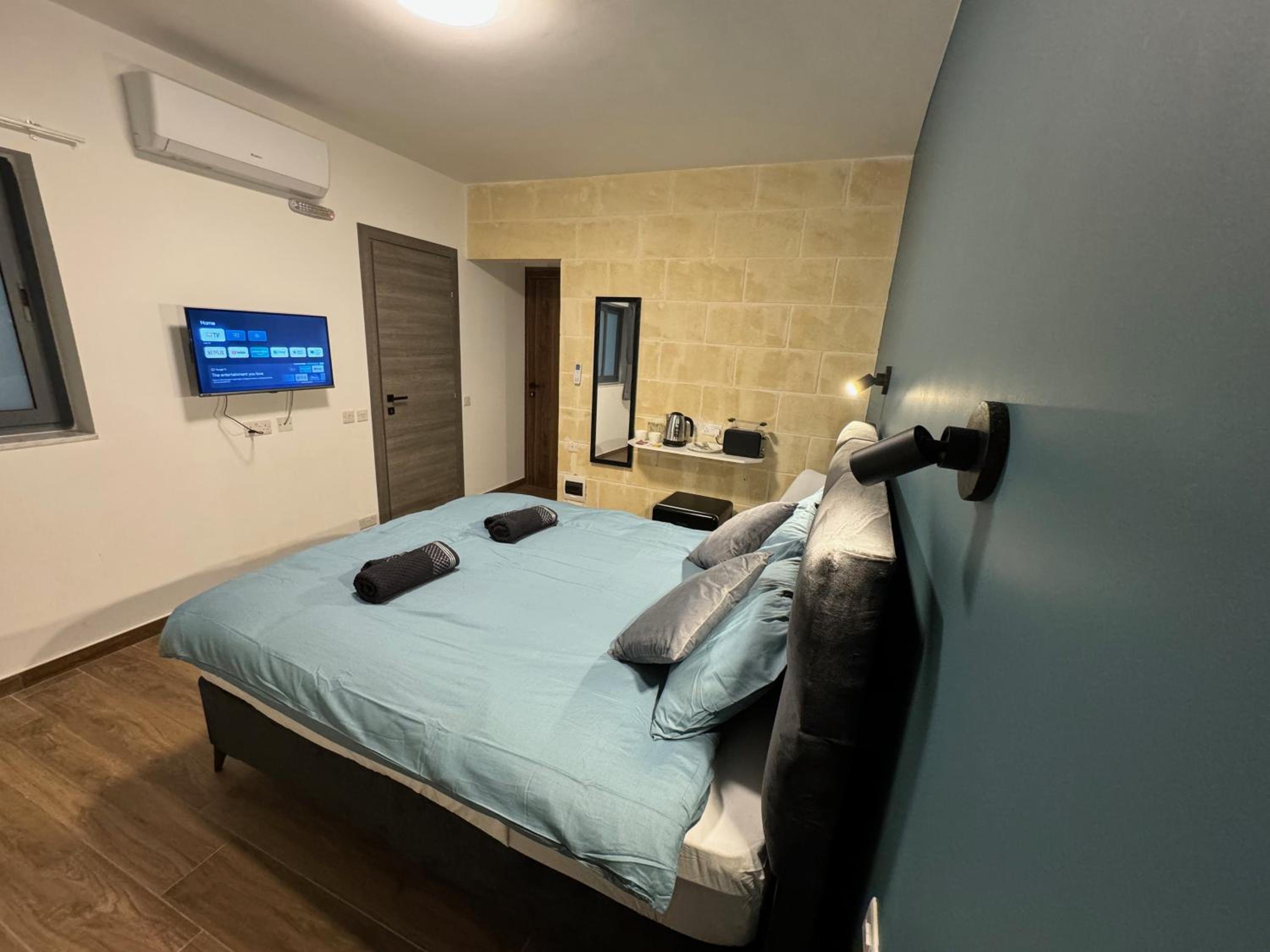 Double Room With Private Bathroom photo 3