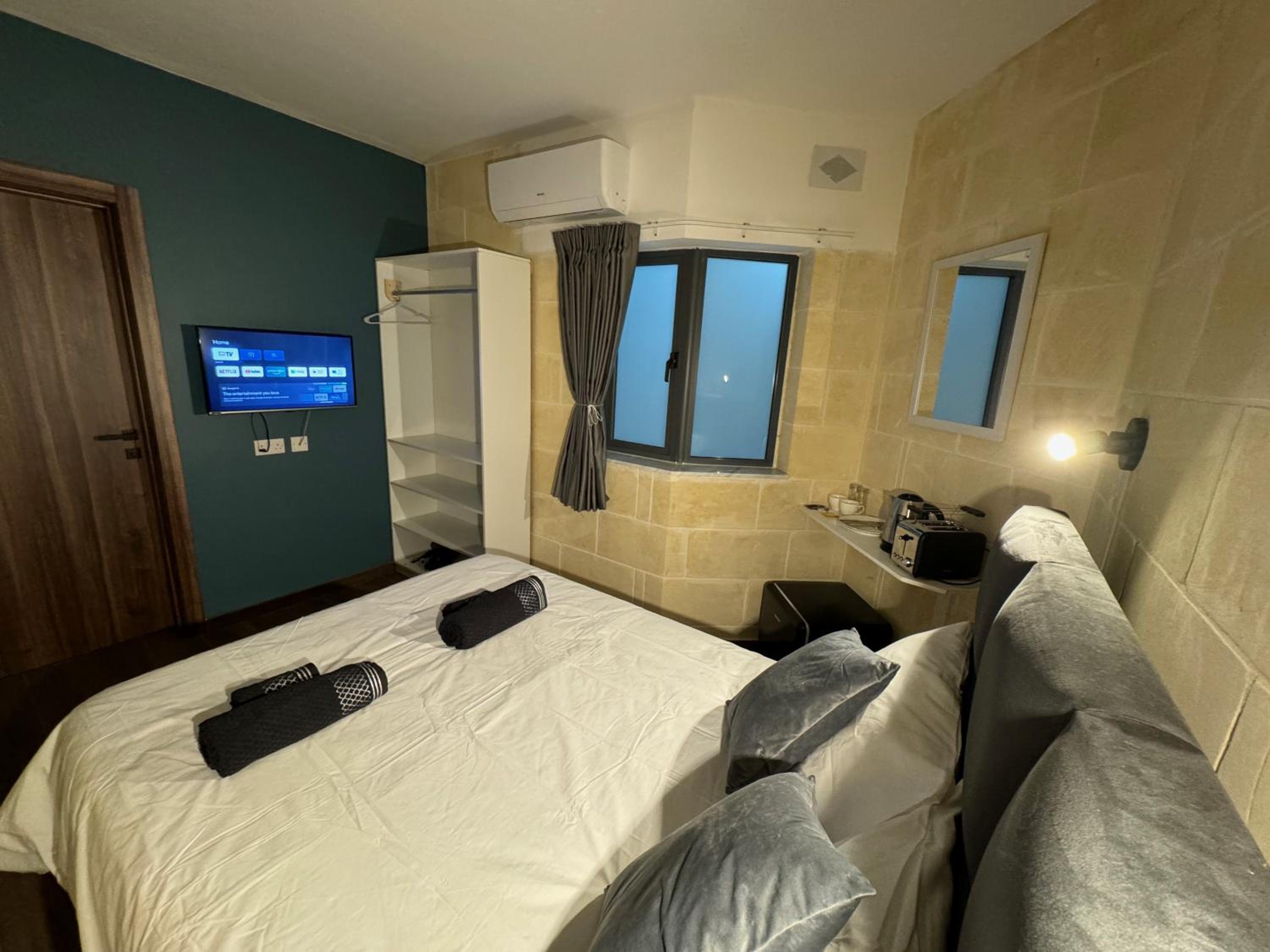 Double Room With Private Bathroom photo 2