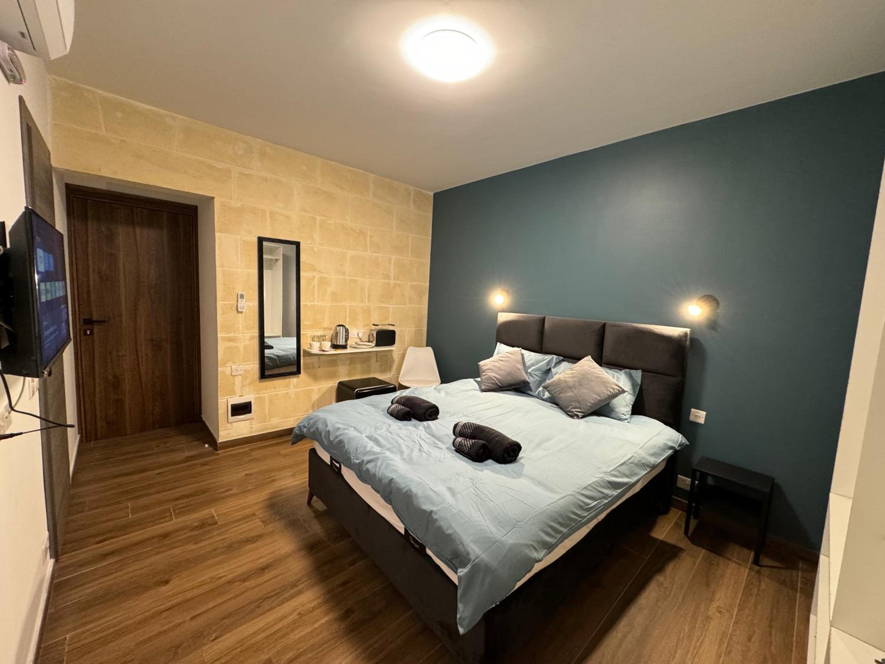 Double Room With Private Bathroom photo 1