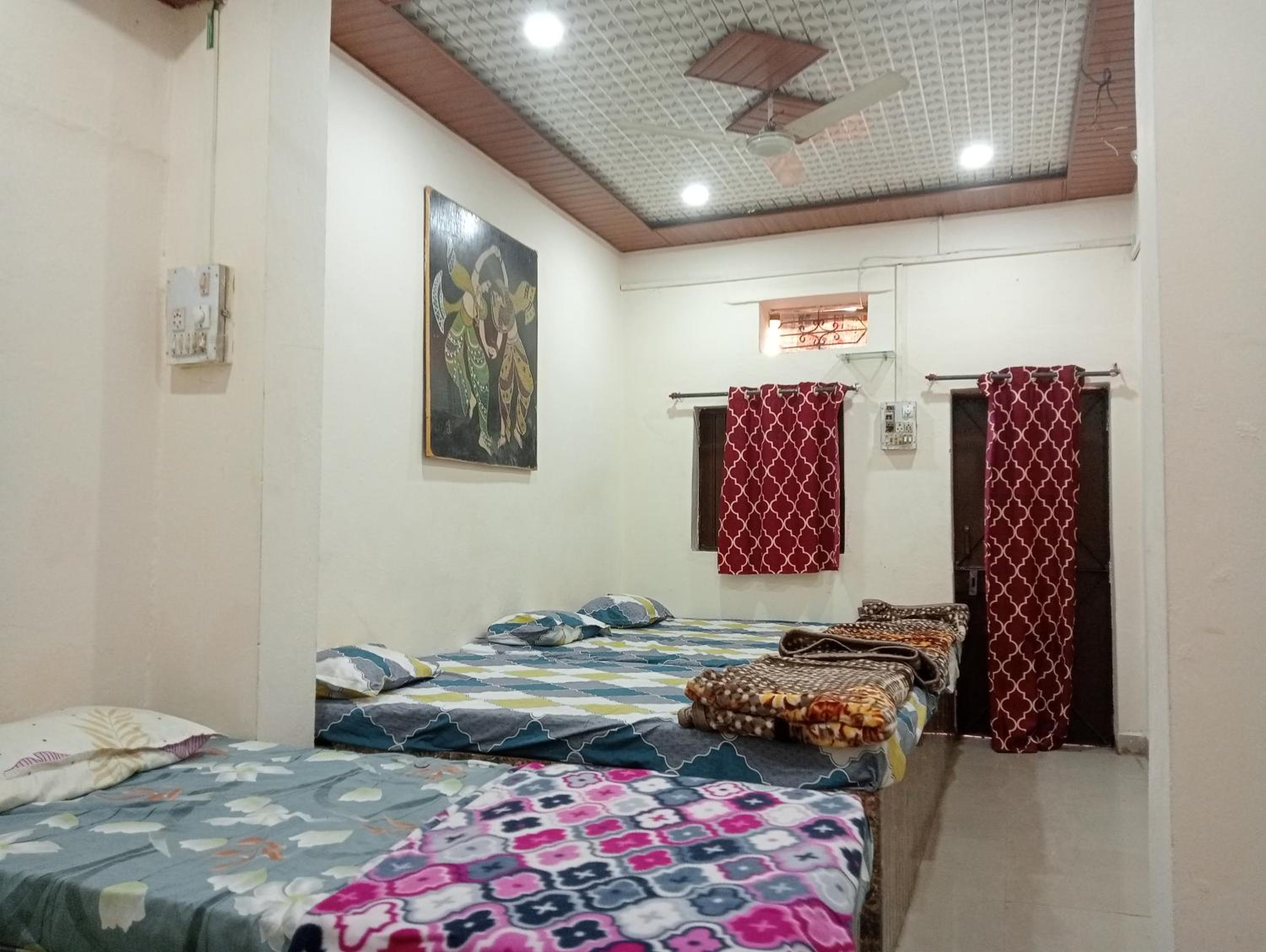 6-Bed Mixed Dormitory Room photo 1