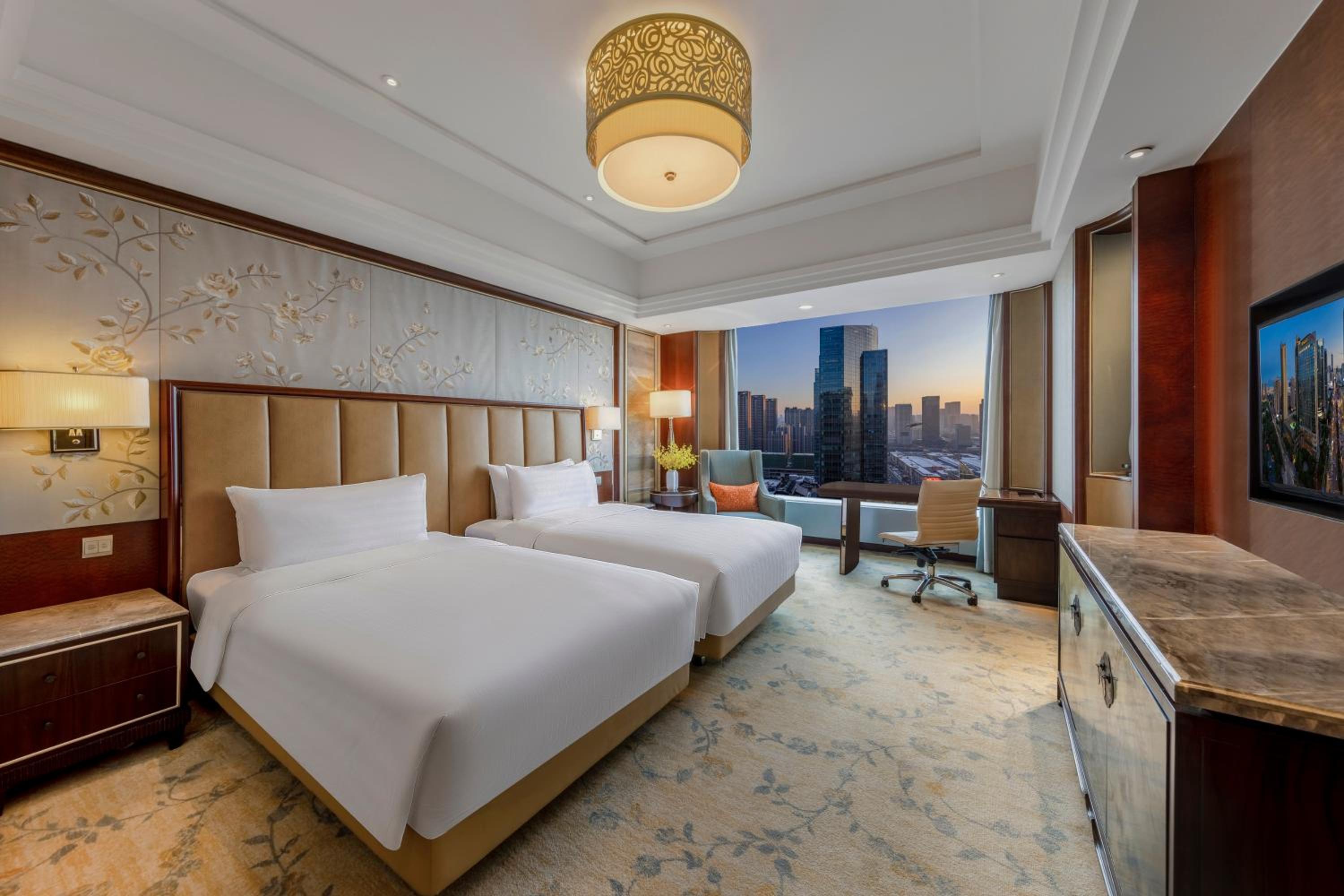 Deluxe Twin Room with City View