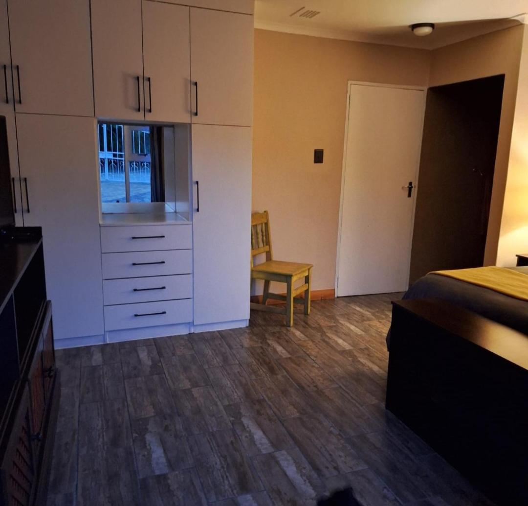 Double Room with Private Bathroom photo 3
