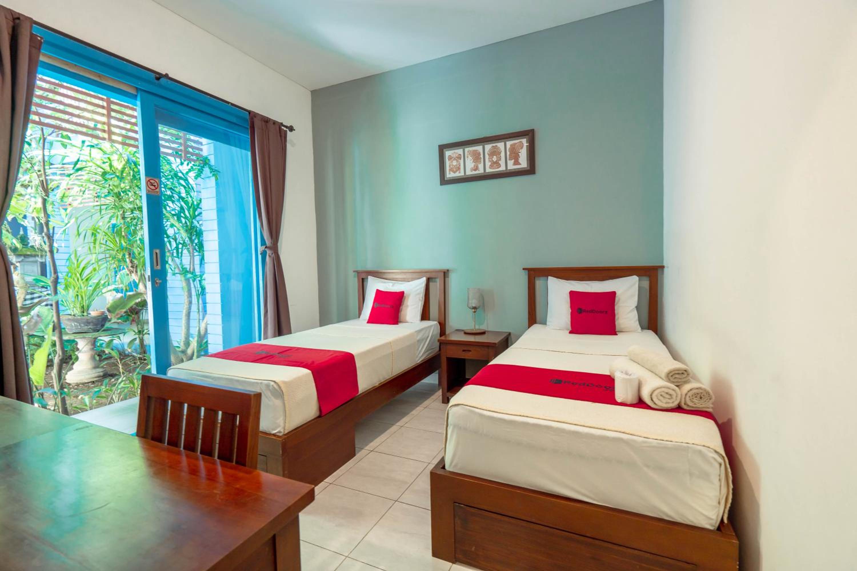 Twin Room - Photo 2