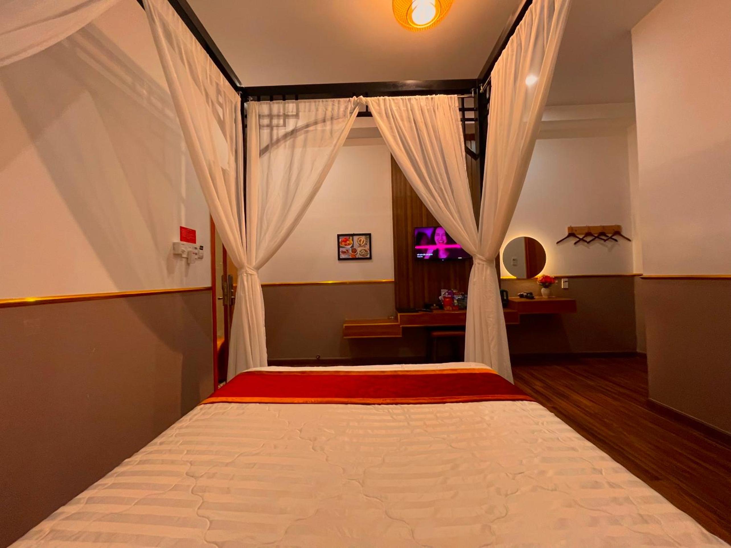Standard King Room