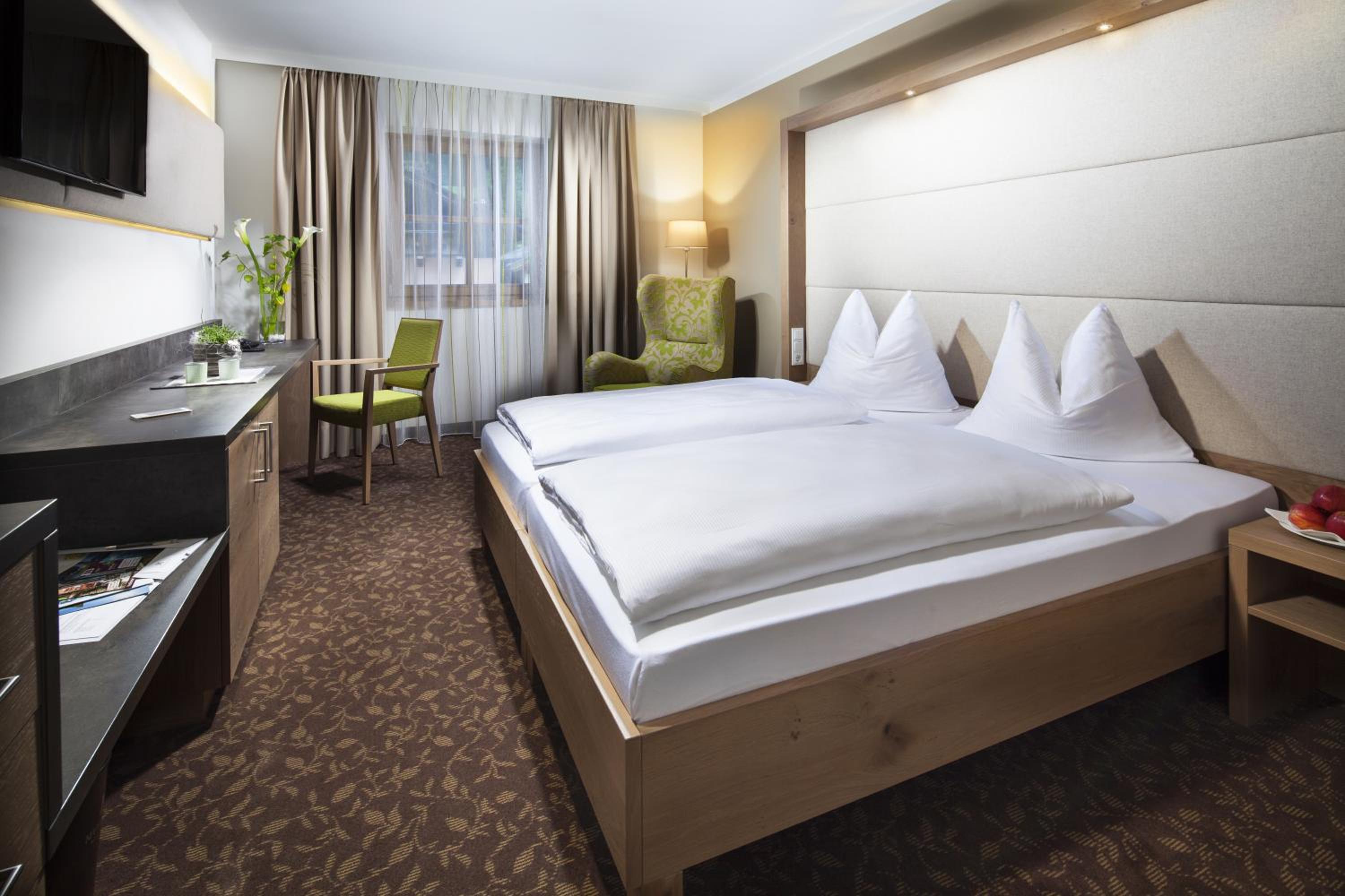 Double or Twin Room with Bathroom photo 1