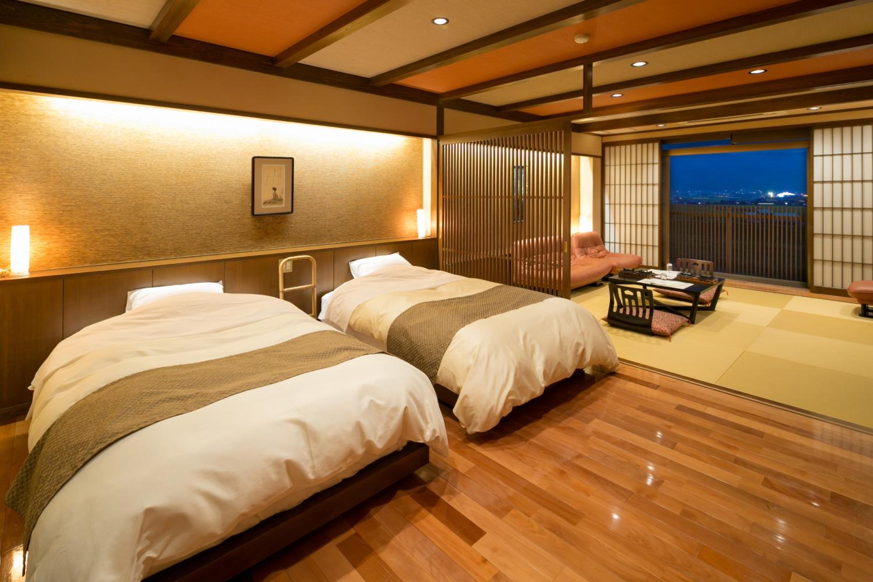 Deluxe Family Suite