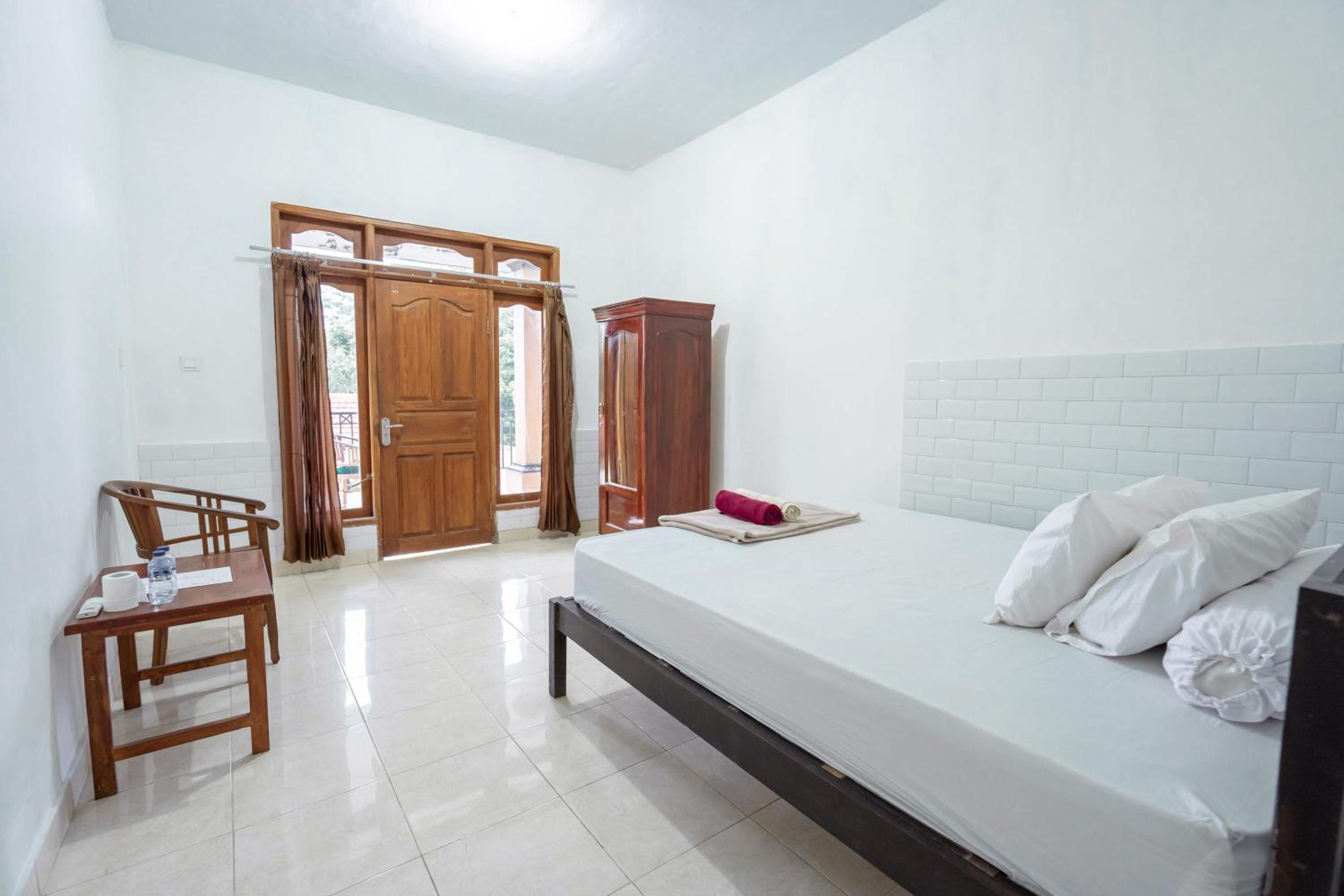 Double Room - Photo 4