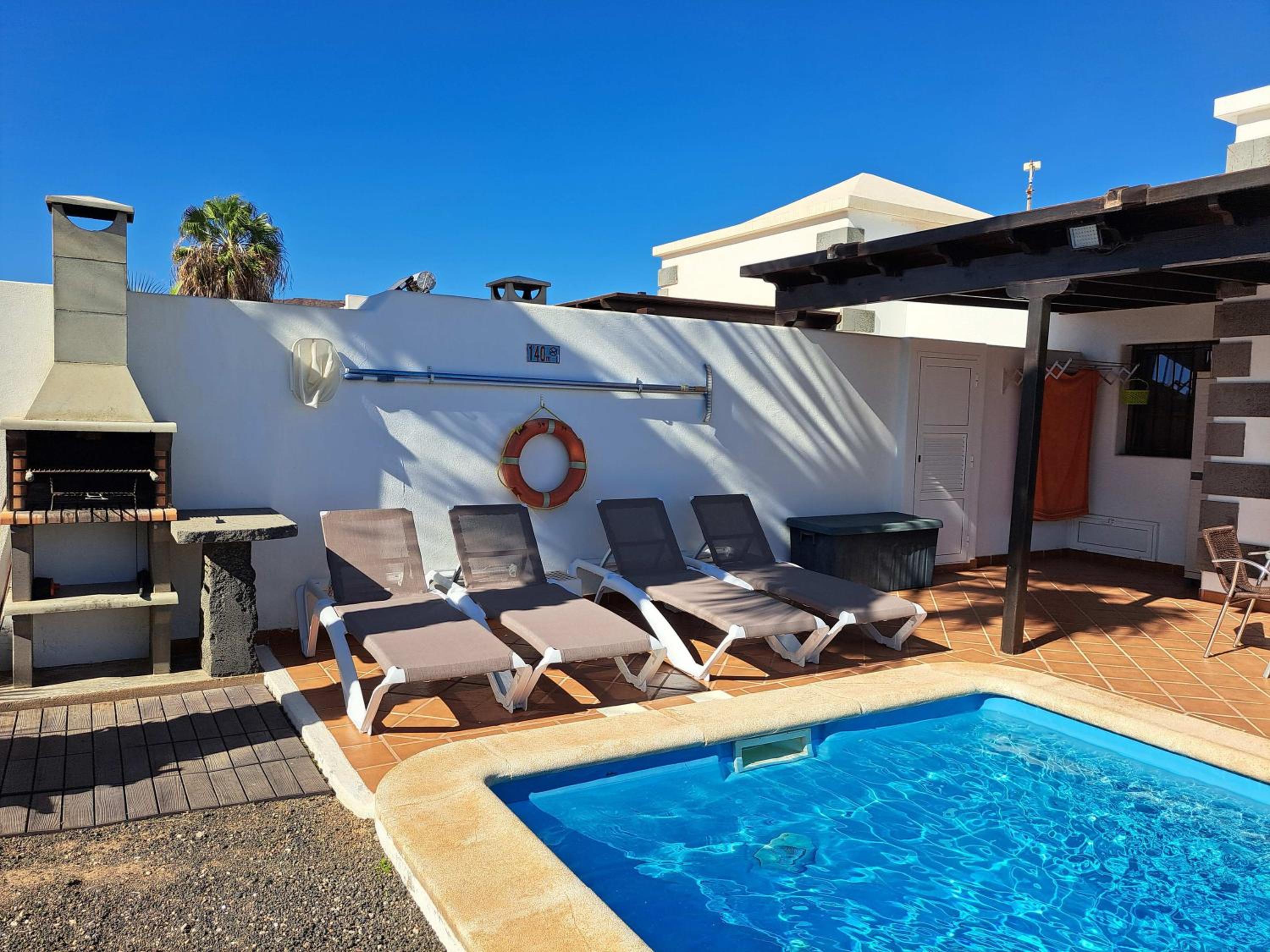 Villa with Garden View - Photo 17