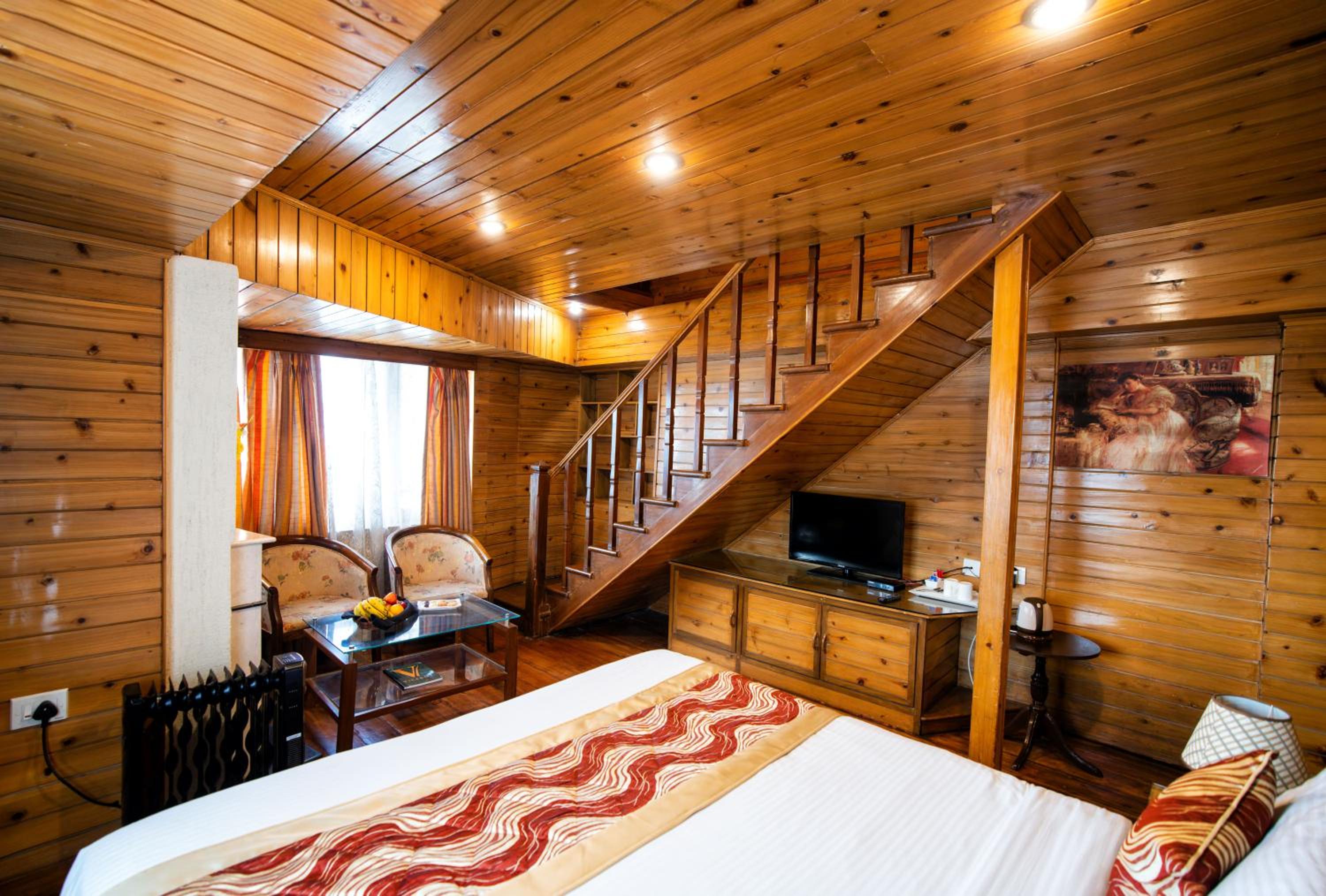 Premium Double or Twin Room - Photo 11