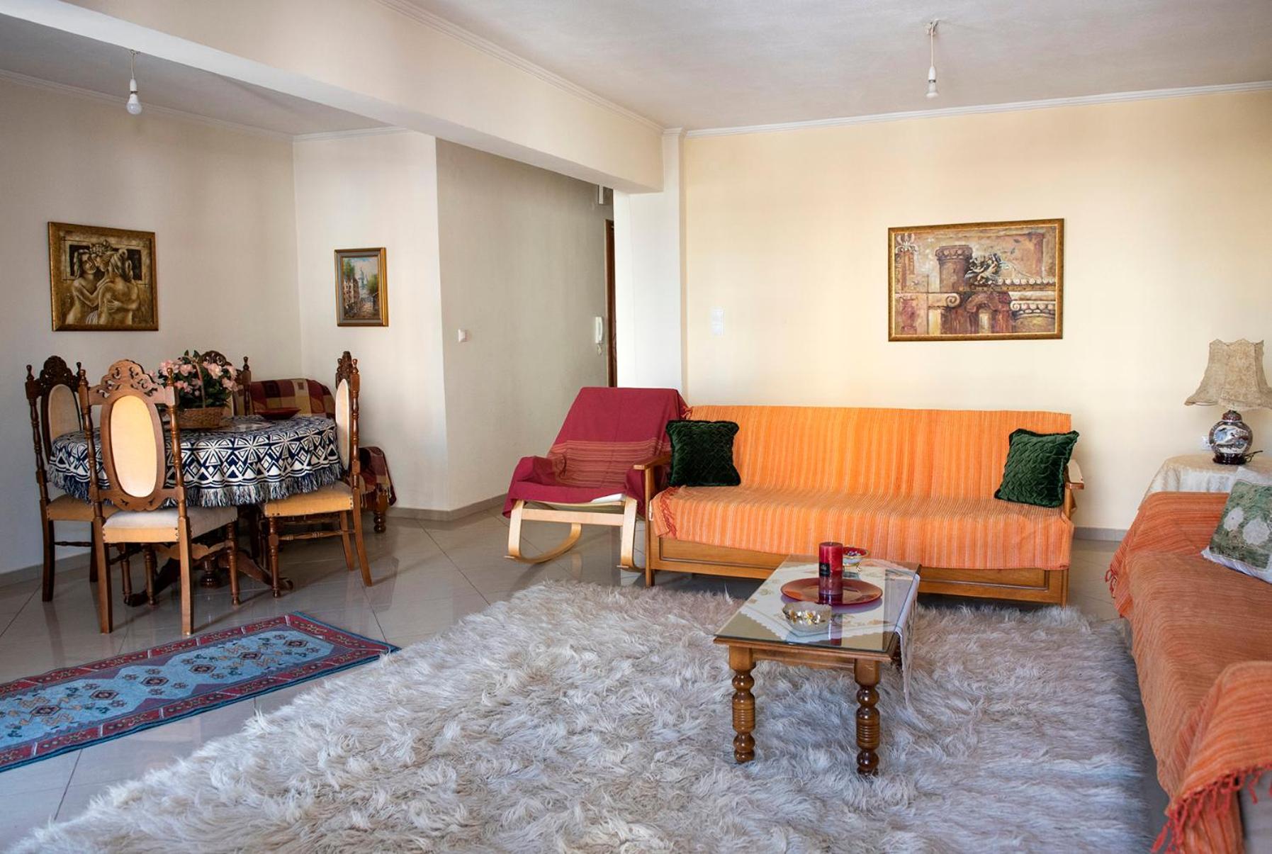 Two-Bedroom Apartment - Photo 9