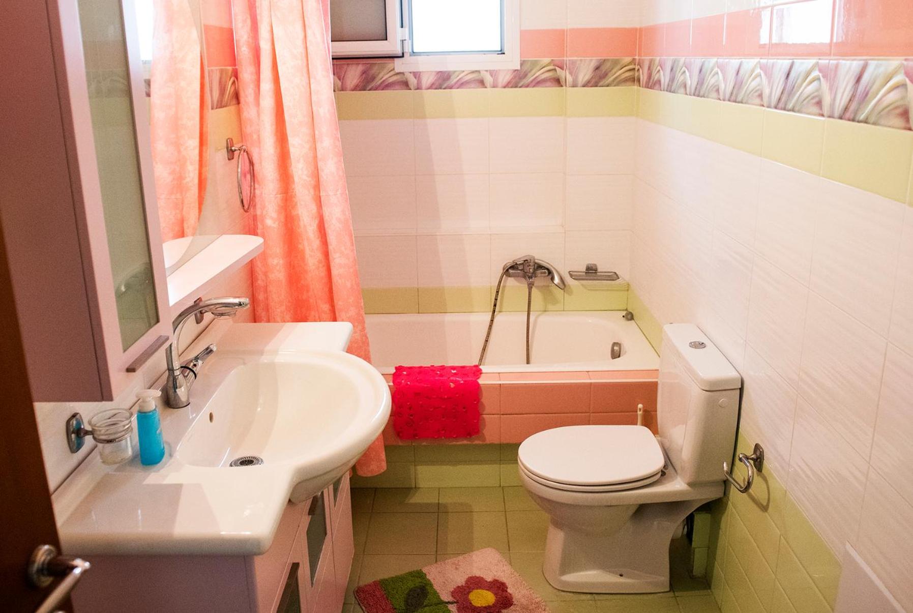 Two-Bedroom Apartment - Photo 2