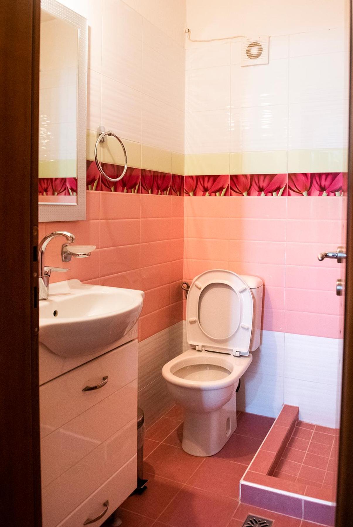 Two-Bedroom Apartment - Photo 19