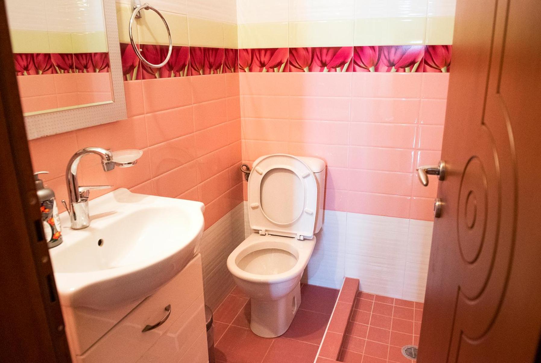 Two-Bedroom Apartment - Photo 20