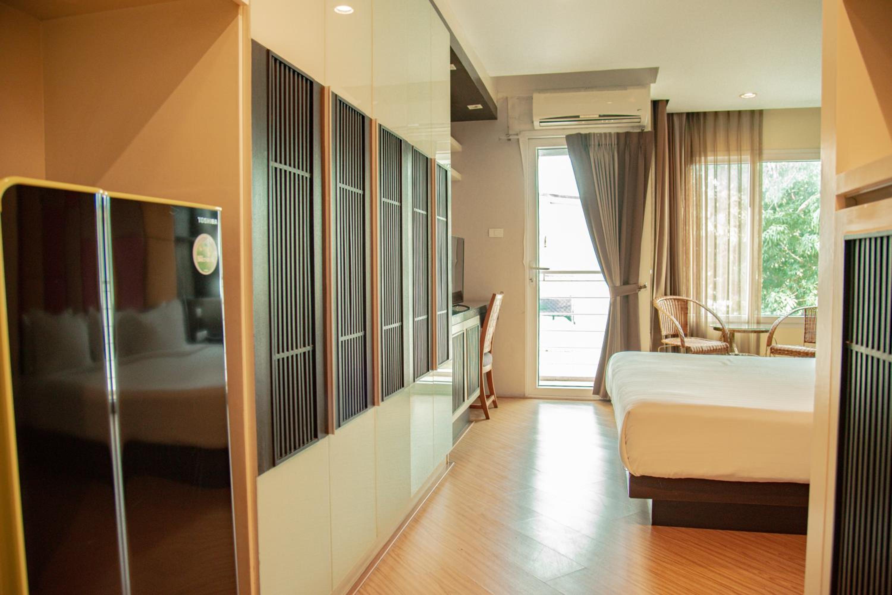 Superior Corner Room with City View photo 1