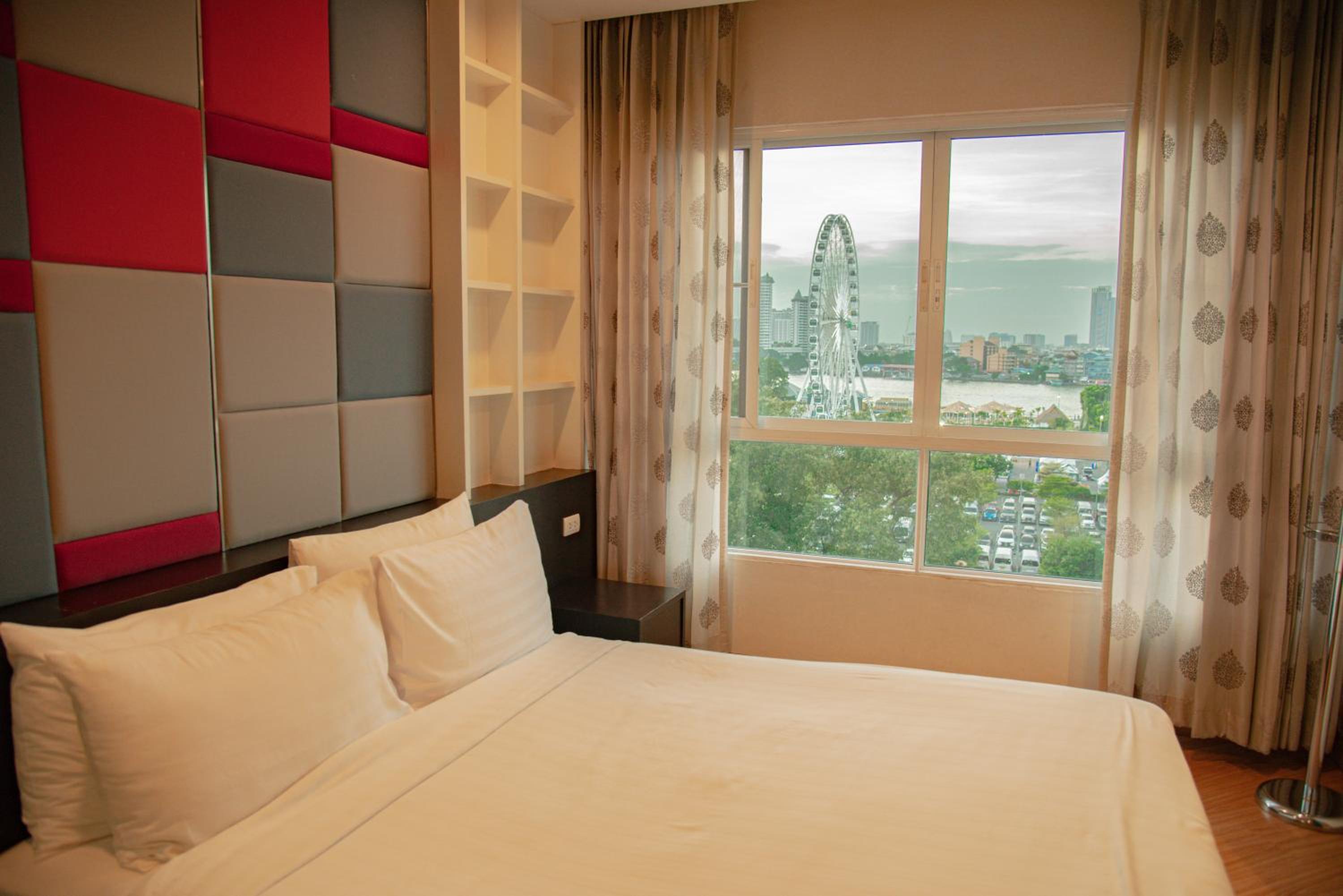 2 Bedroom Family Suite with City View photo 2