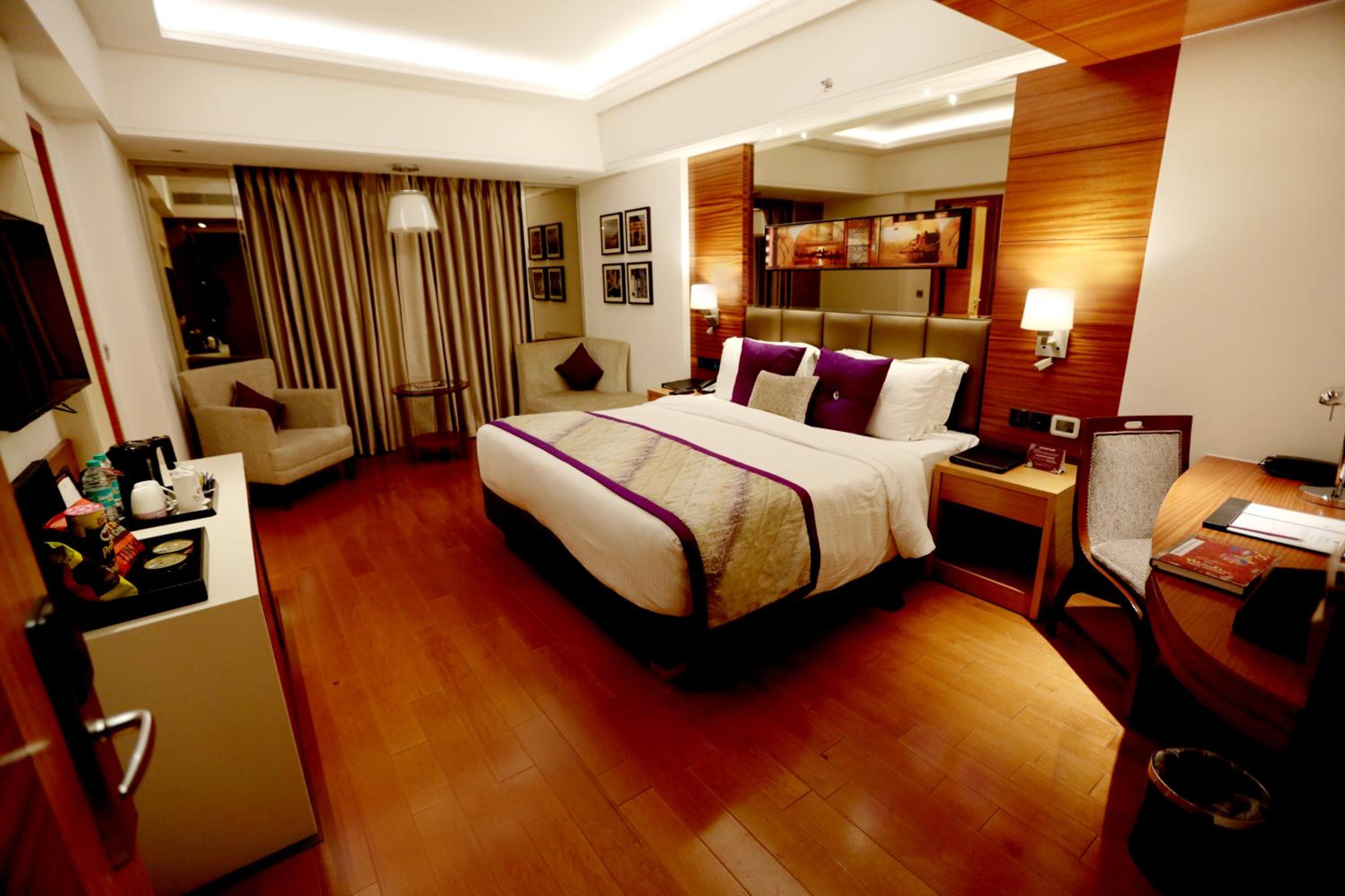 Deluxe Double or Twin Room with 10% off on Food & Beverages with a-la-carte selection   - Photo 1