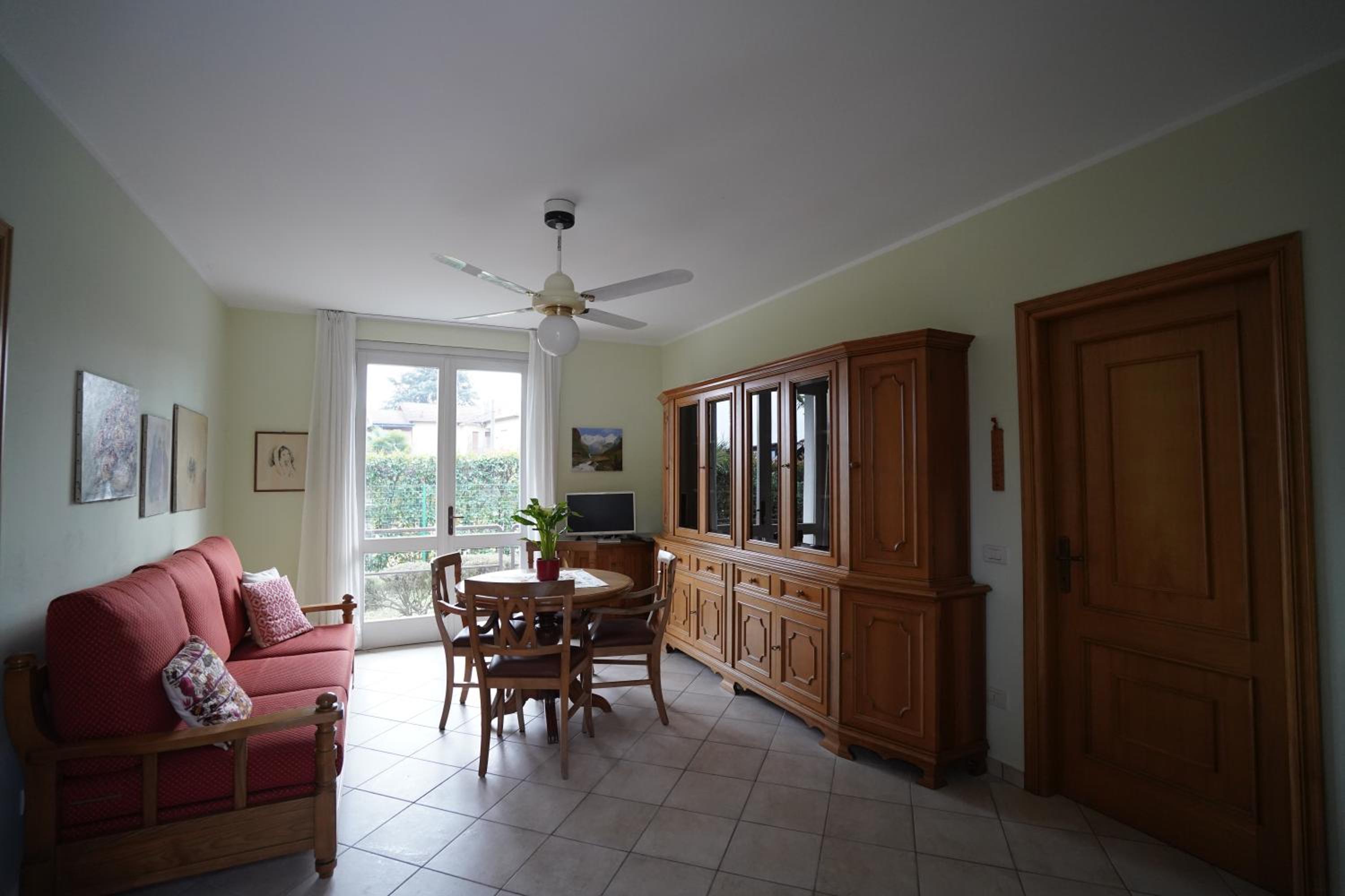 One-Bedroom House photo 1