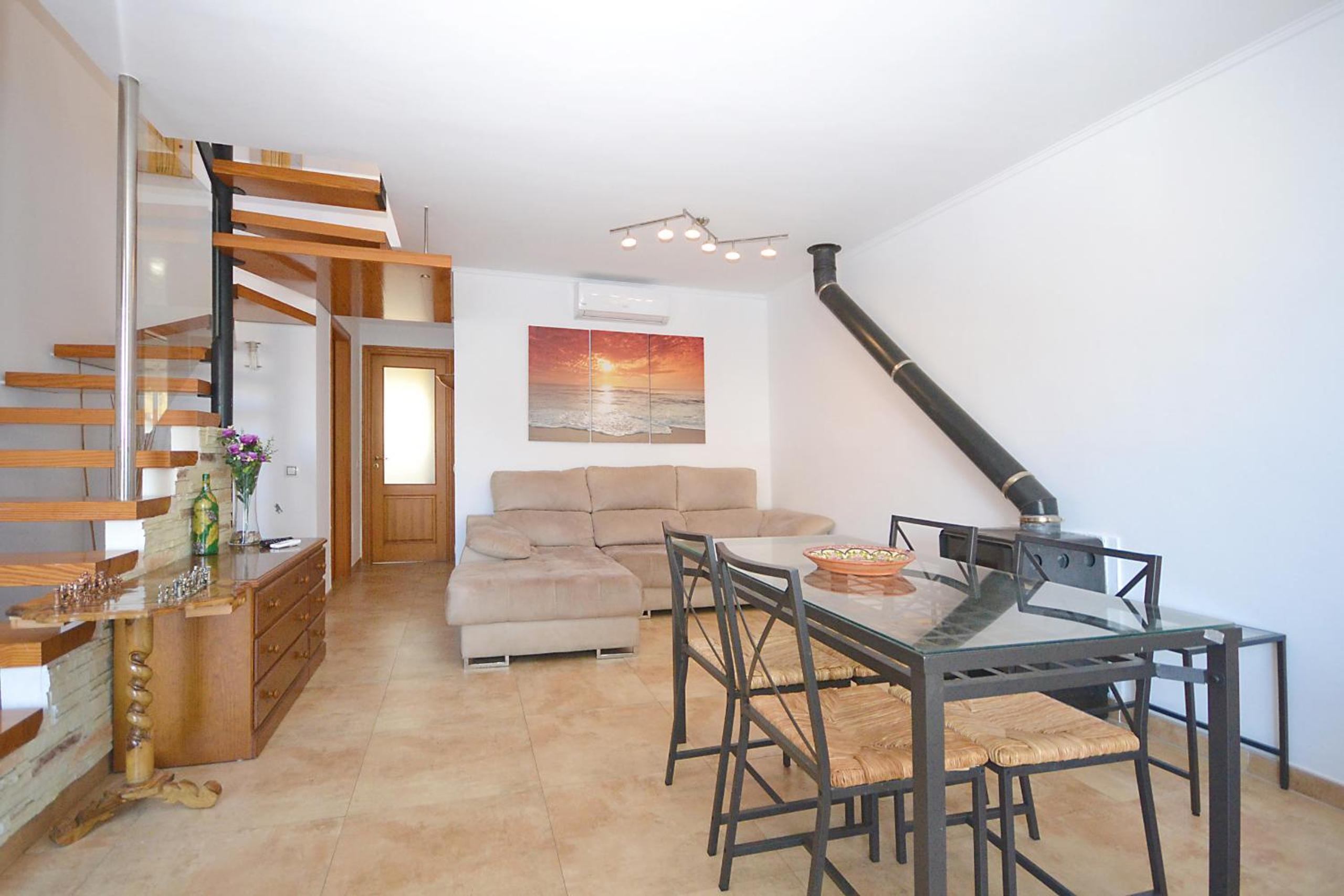 Three-Bedroom House photo 3